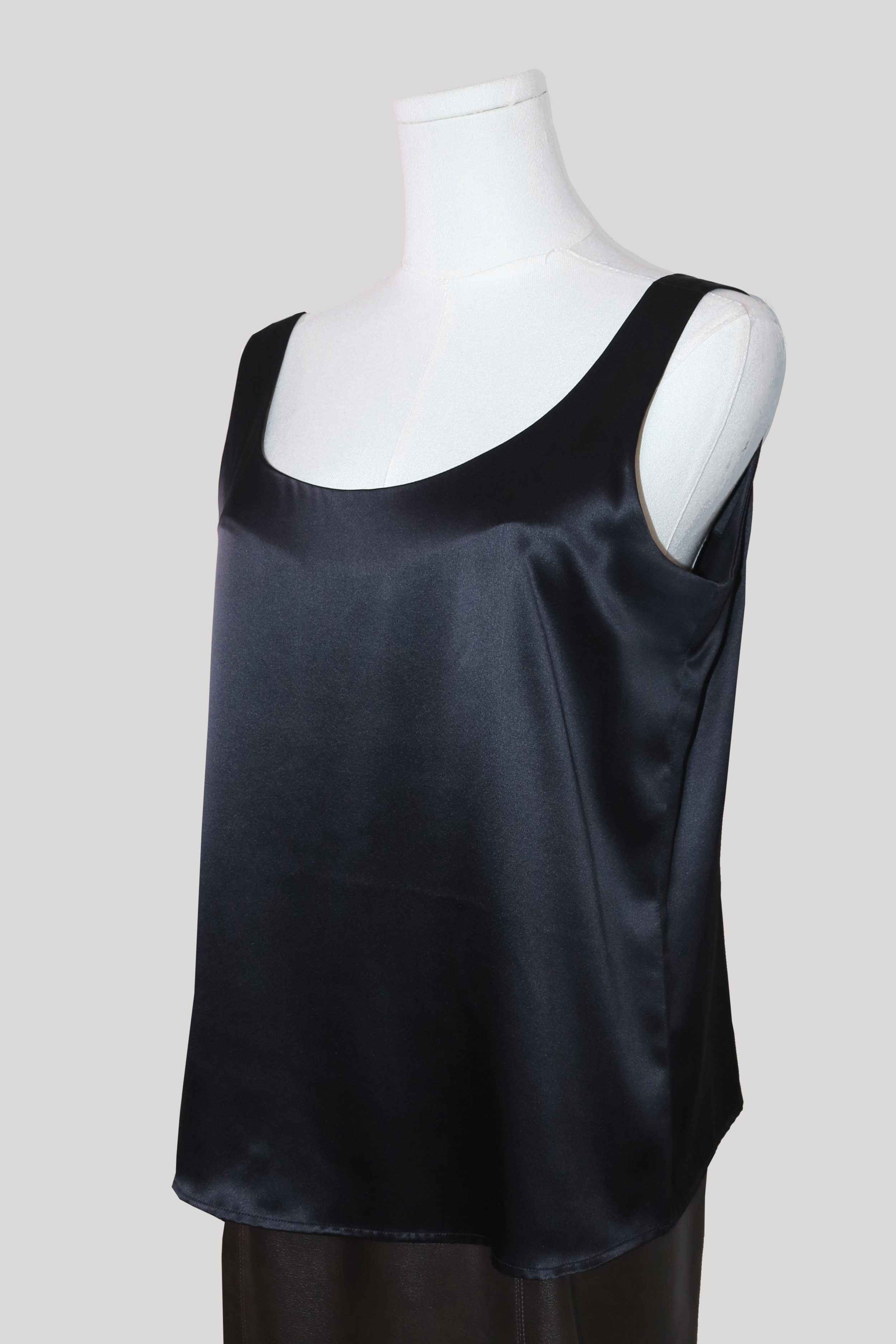 linda-allard-silk-tank-midnight-right.PNG