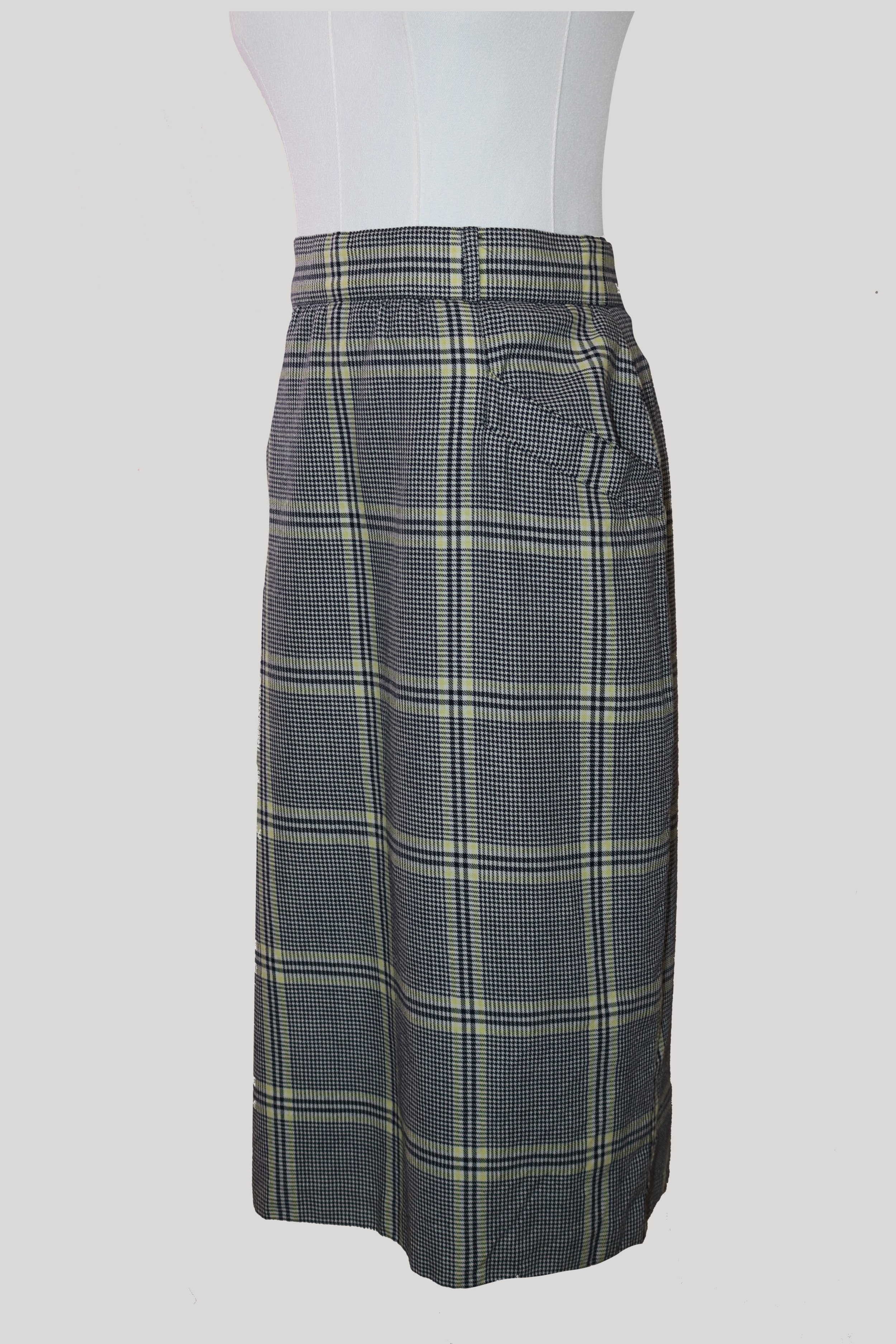escada-glenplaid-pencil-right.PNG