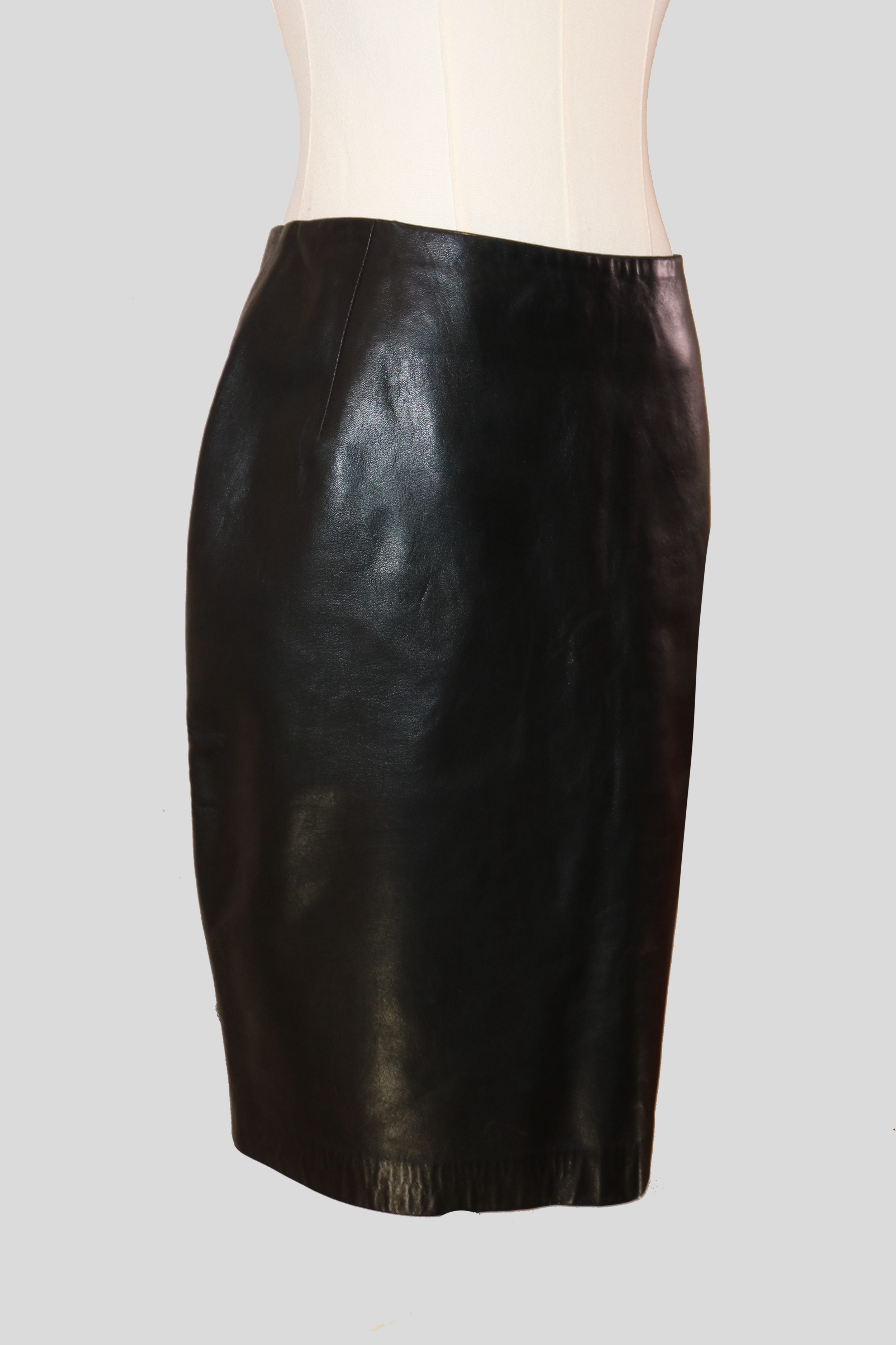 donna-karan-black-leather-skirt-left.PNG