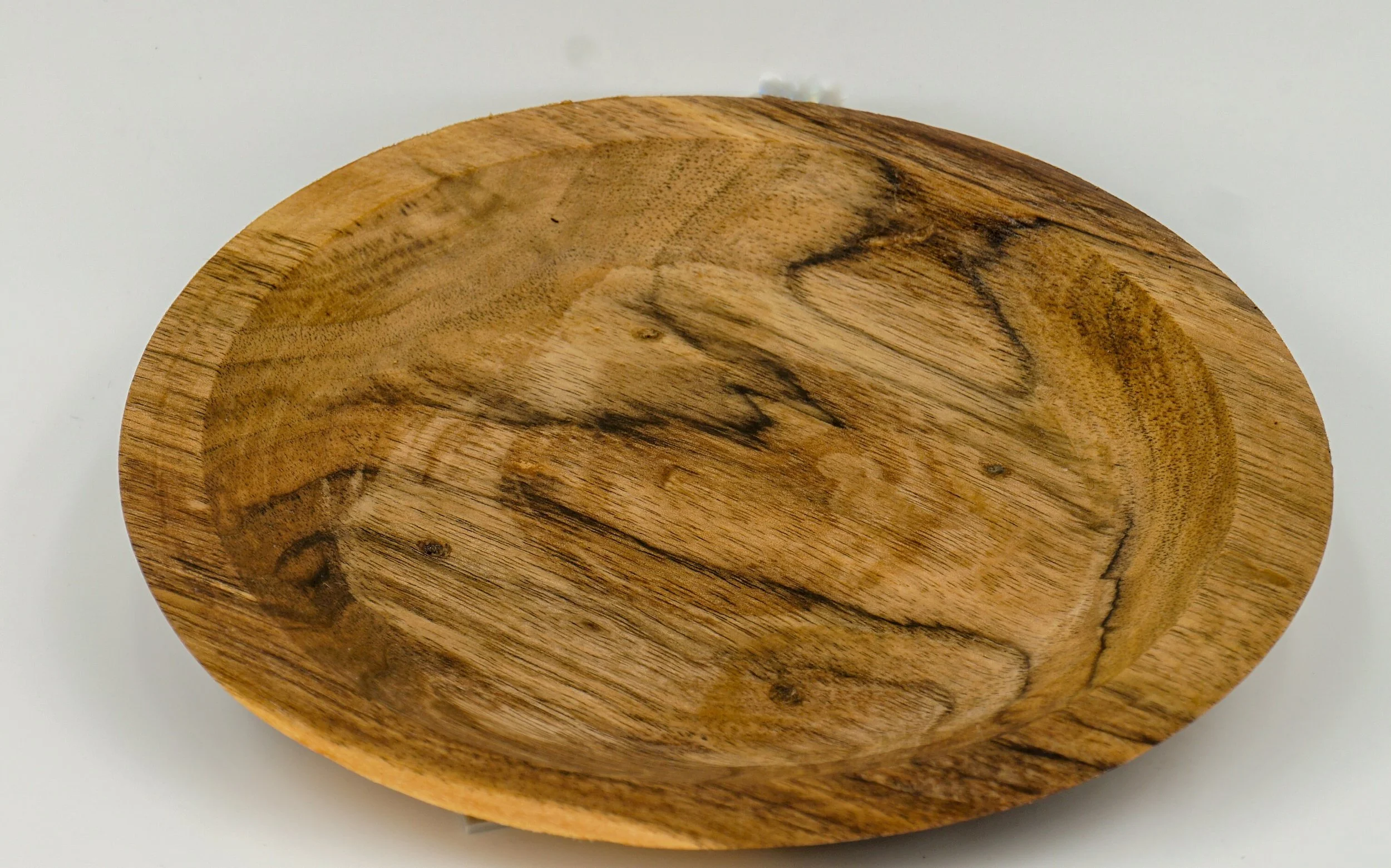 Detailaufnahme Walnussholz Maserung handgefertigt