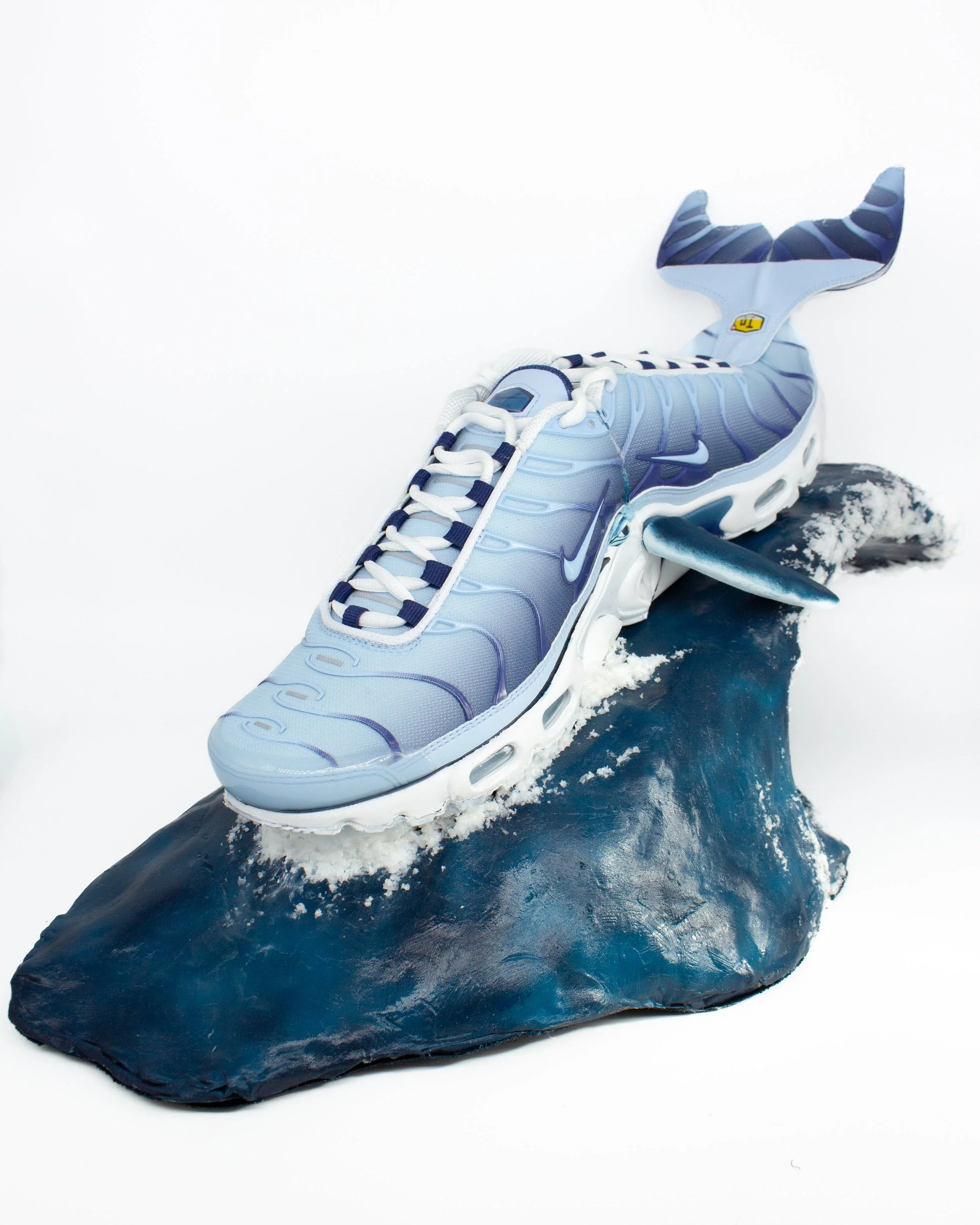 FOOT LOCKER TN WHALE