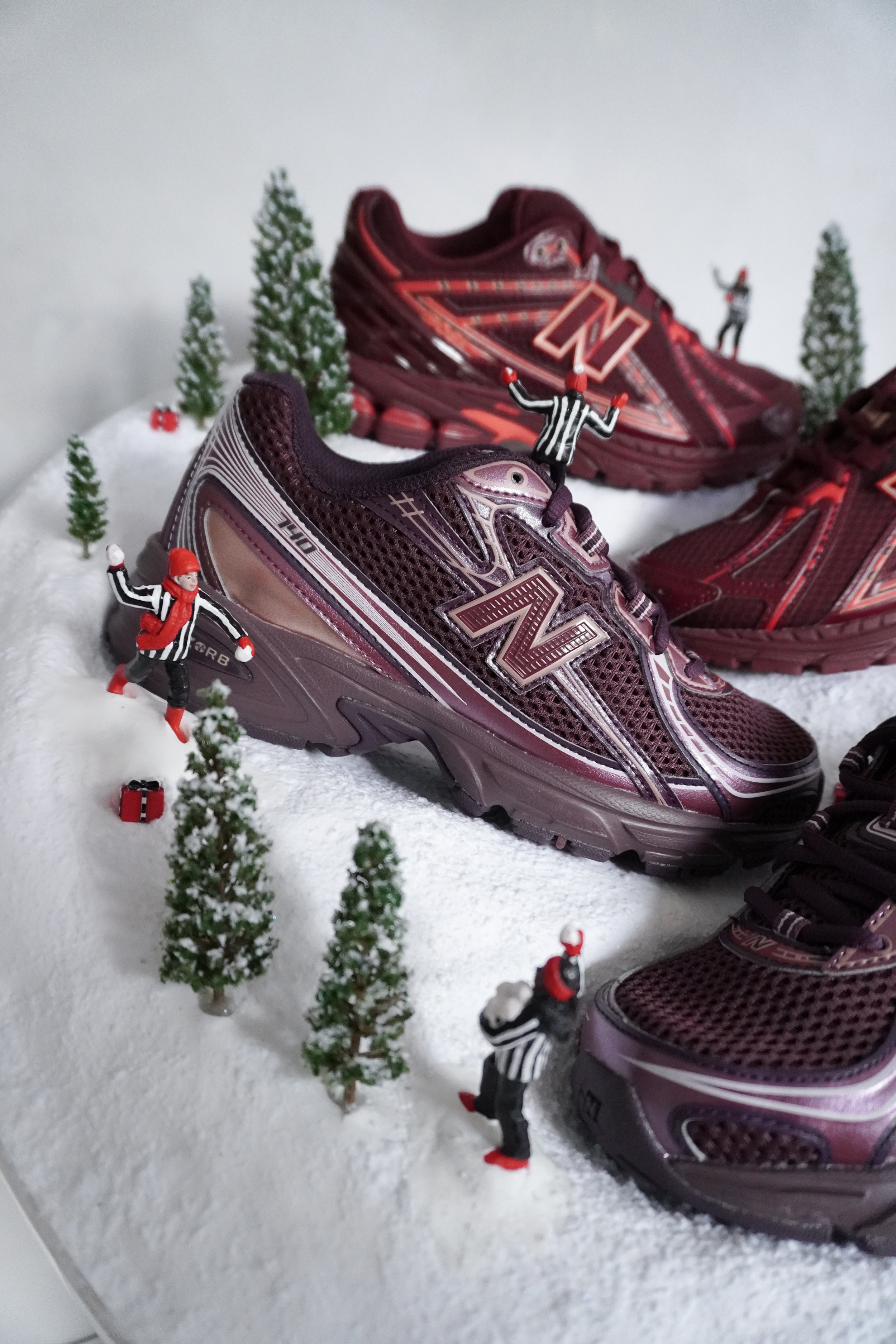FOOT LOCKER SNOWGLOBE