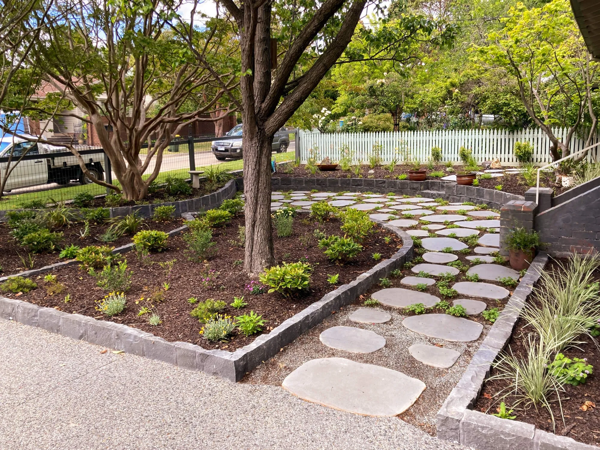 Front-Garden-Bluestone-Steppers-15.jpg