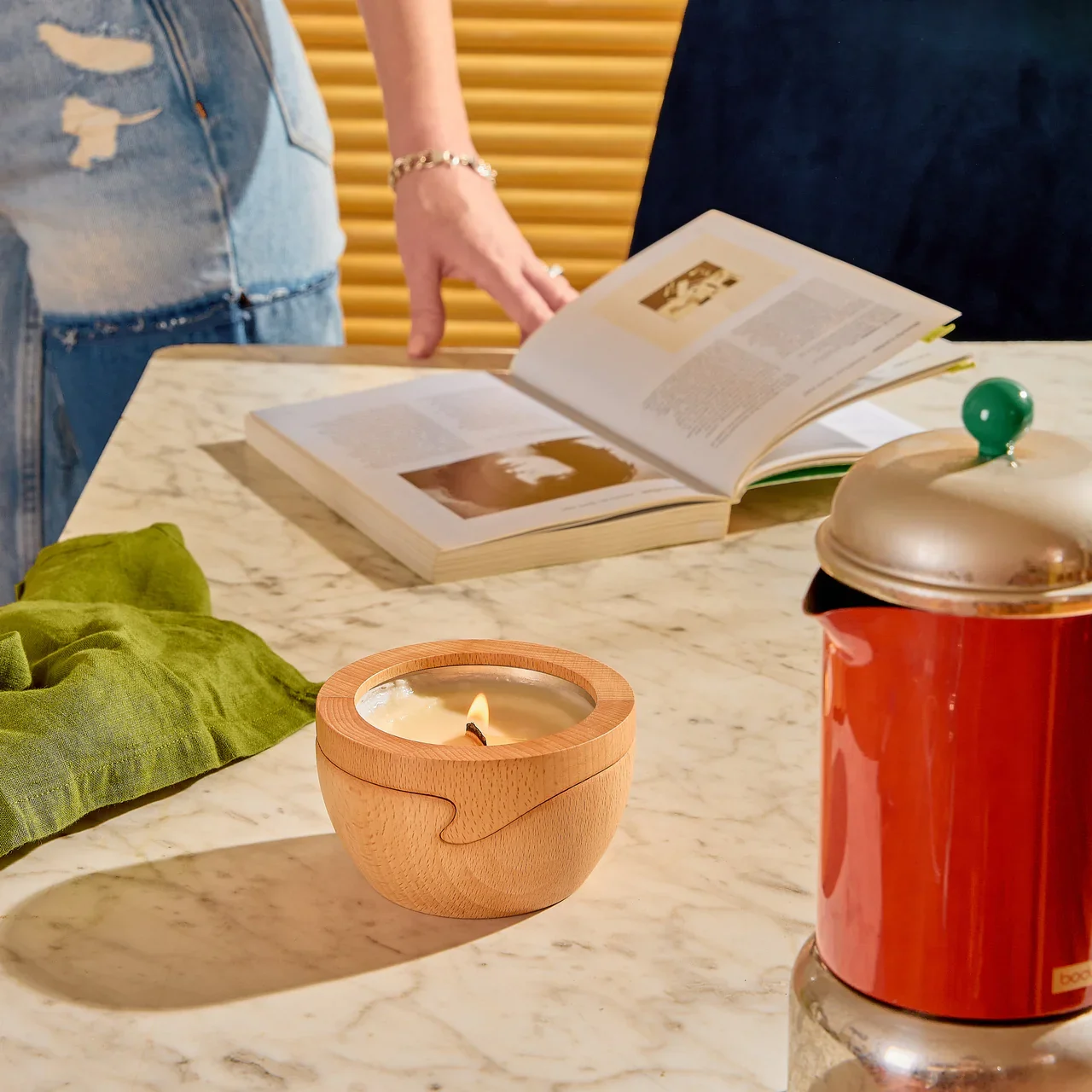 Sero_Candle_on_countertop.webp