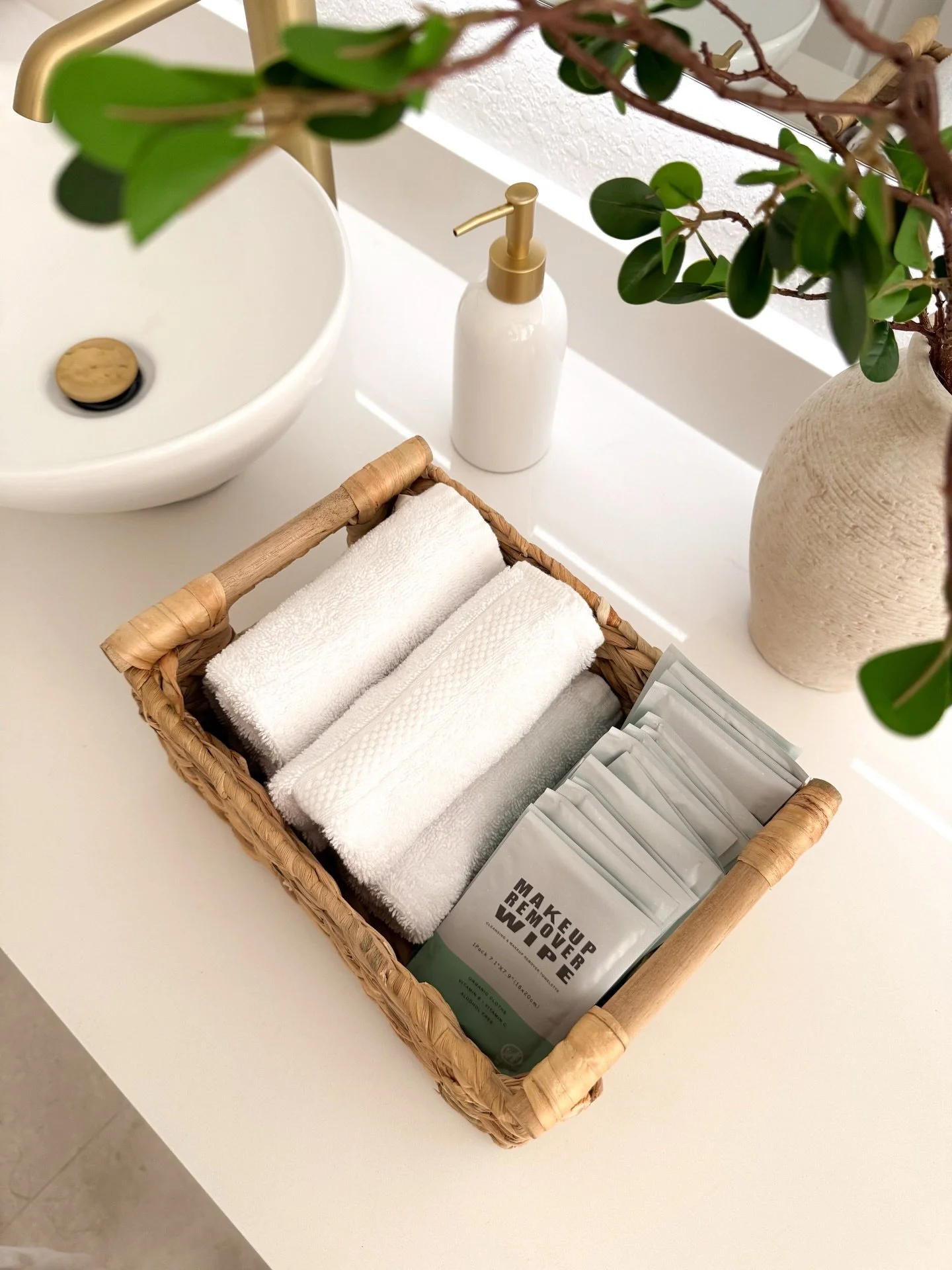 Can you spot the thoughtful detail in this tray? 

After a full day in Naples, Florida, this stay will quietly help you unravel at the end. 

#luxeairbnb #boutiquestay #vrbohost #vacationrentalhome smalldetailsbigimpact