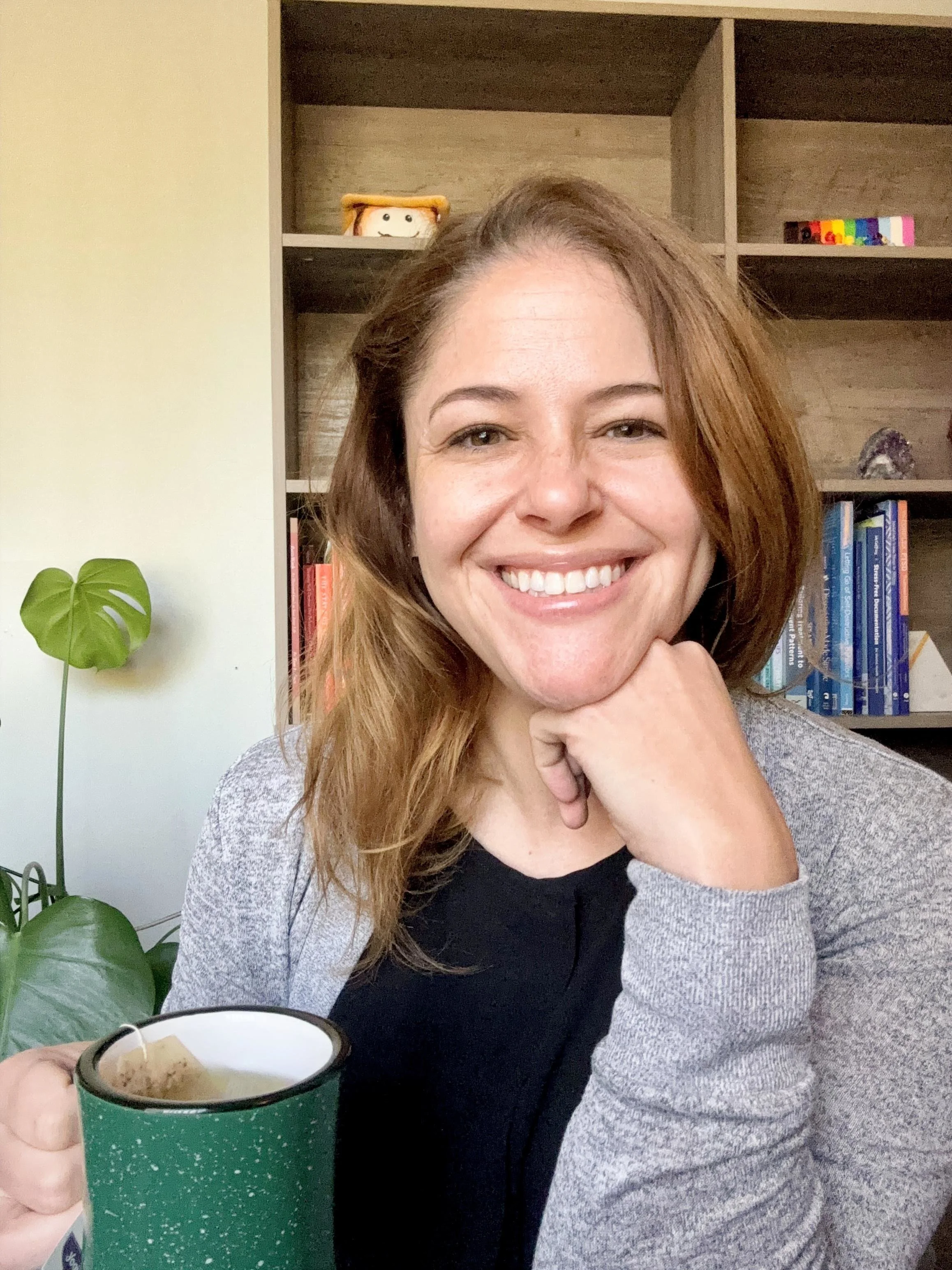Amy, trauma therapist for parents in Southfield MI specializing in EMDR and IFS therapy