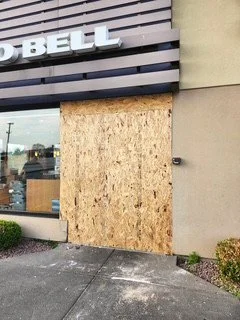 taco-bell-2-window-board-up-st-louis-missouri-secure-property-24-7-emergency-services.jpg