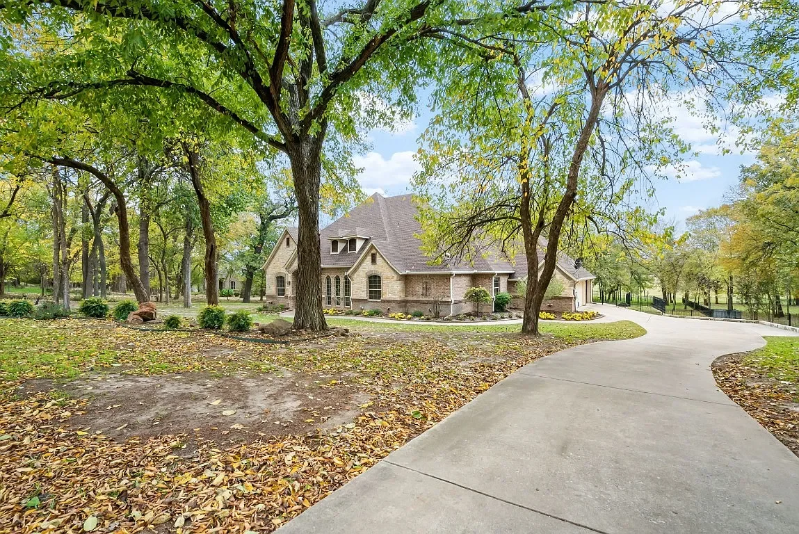 Luxury Living in Fort Worth. The Most Desirable Communities and Estates in North Texas