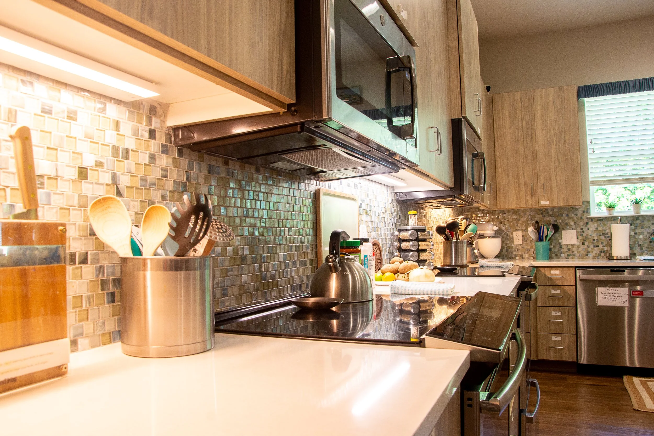 Fully stocked kitchen utensils & appliances