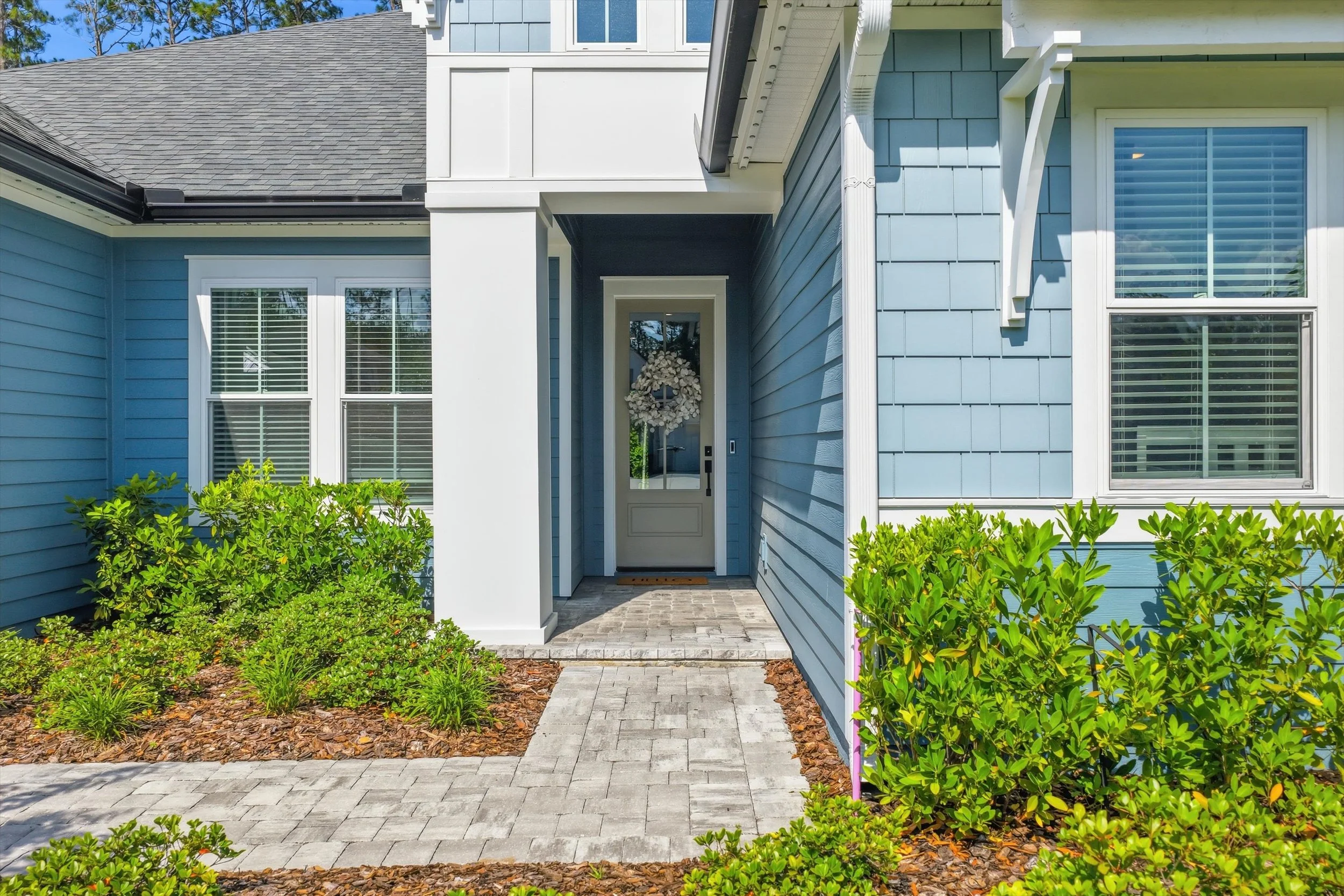 03-Front Porch.jpg