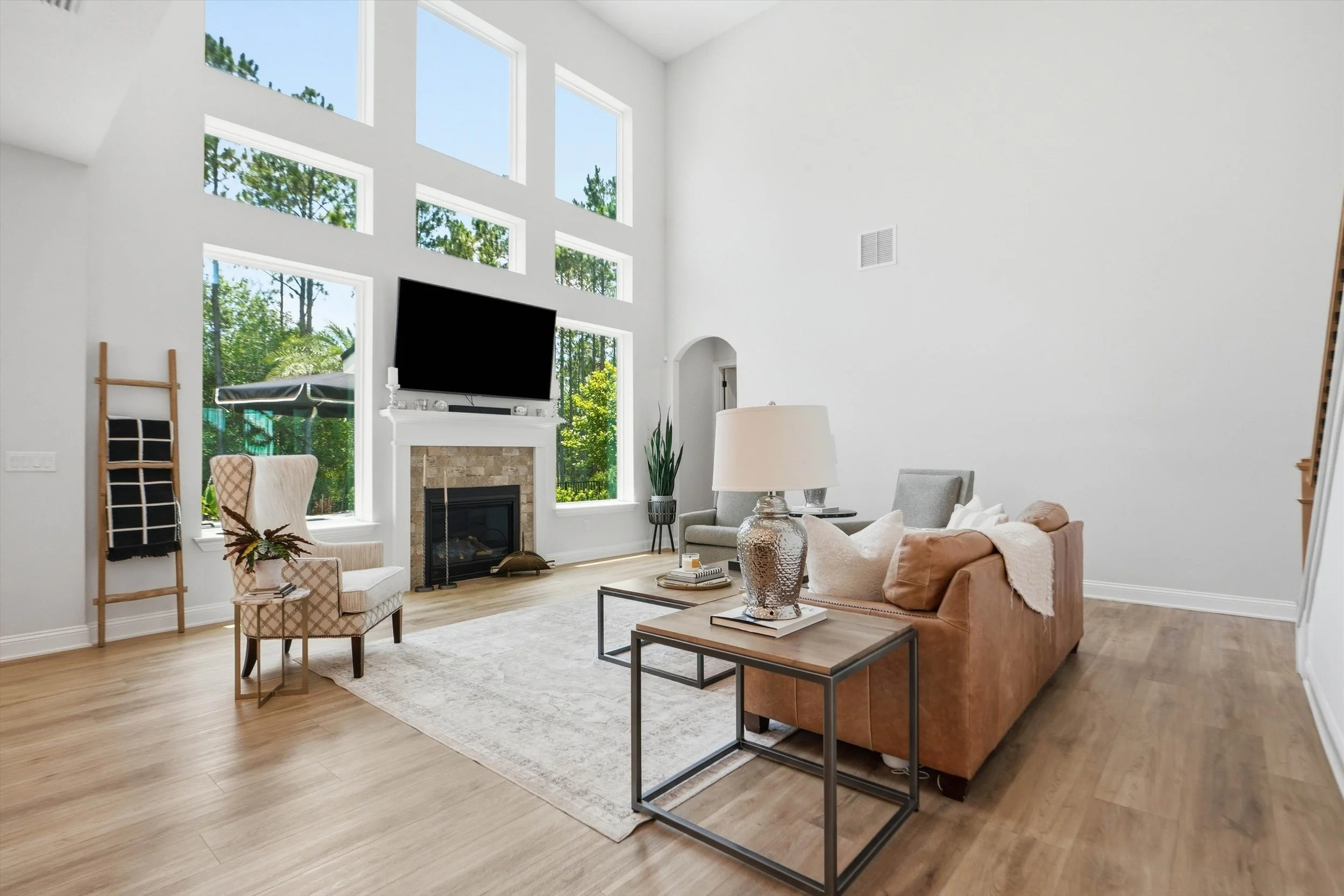 15-Family Room.jpg