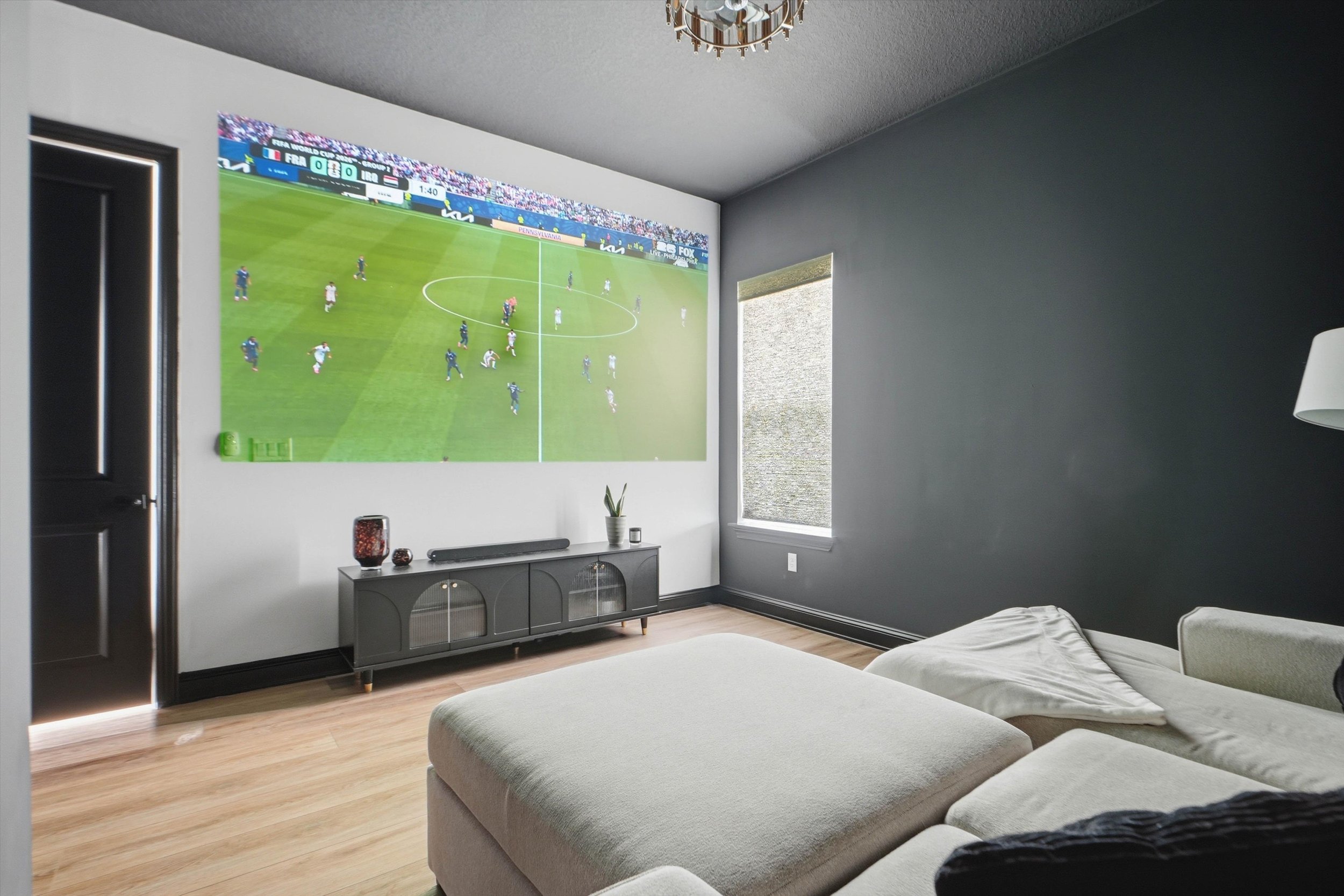 19-Downstairs Bedroom.jpg