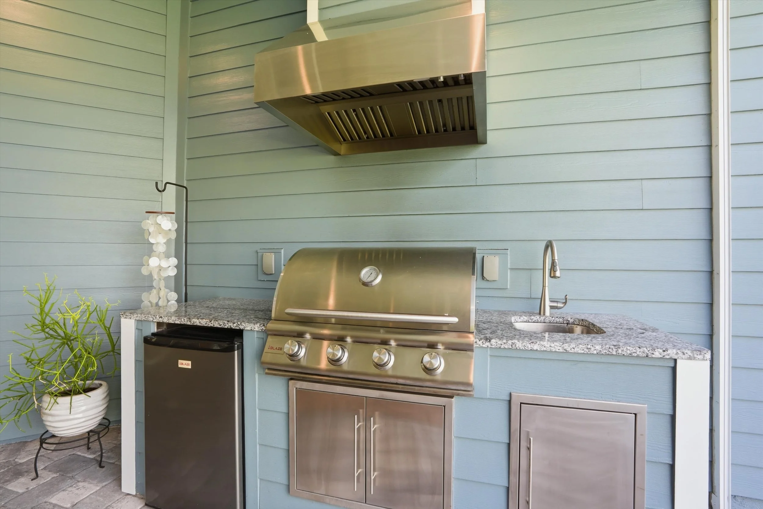 45-Outdoor Kitchen.jpg