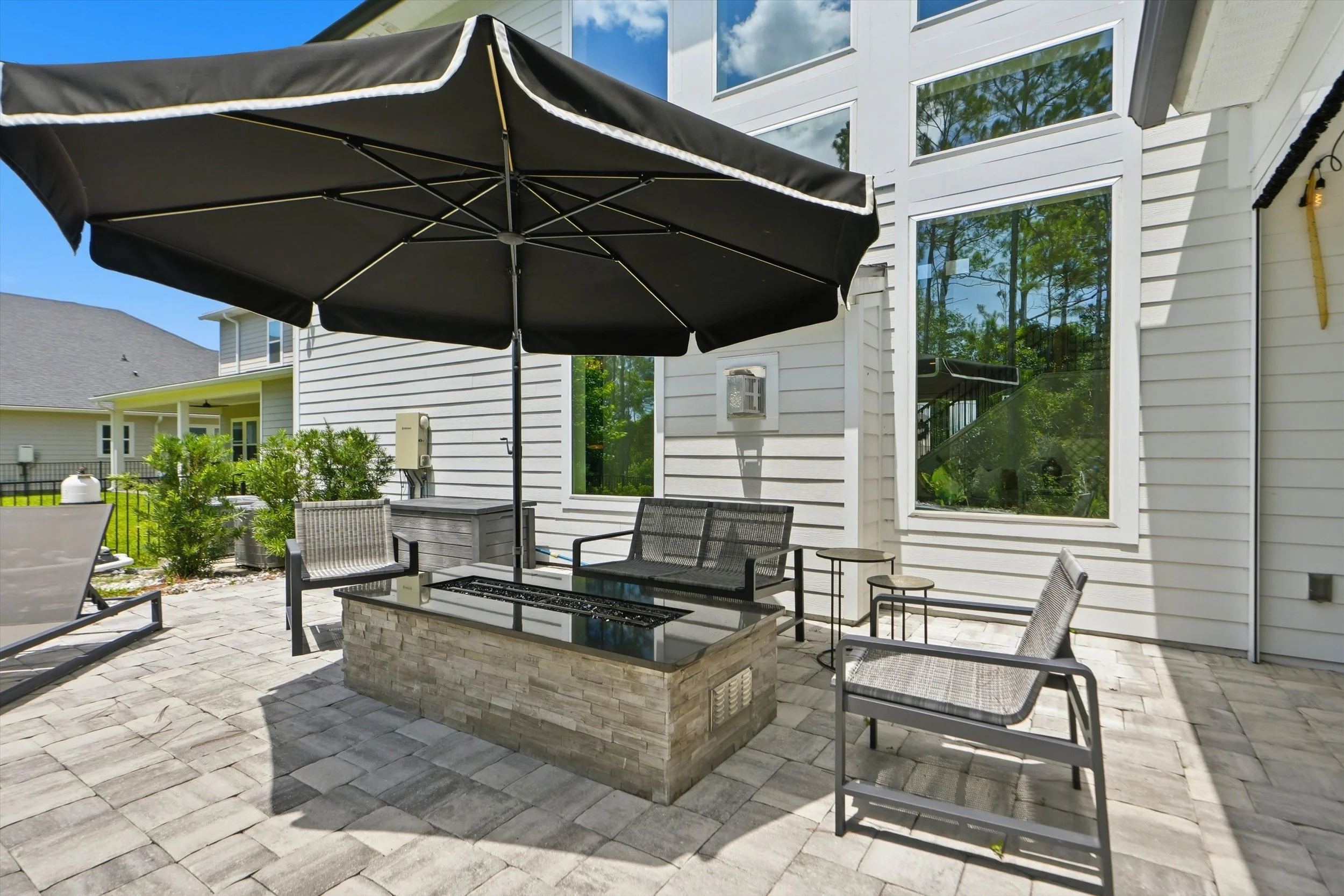39-Back Patio.jpg
