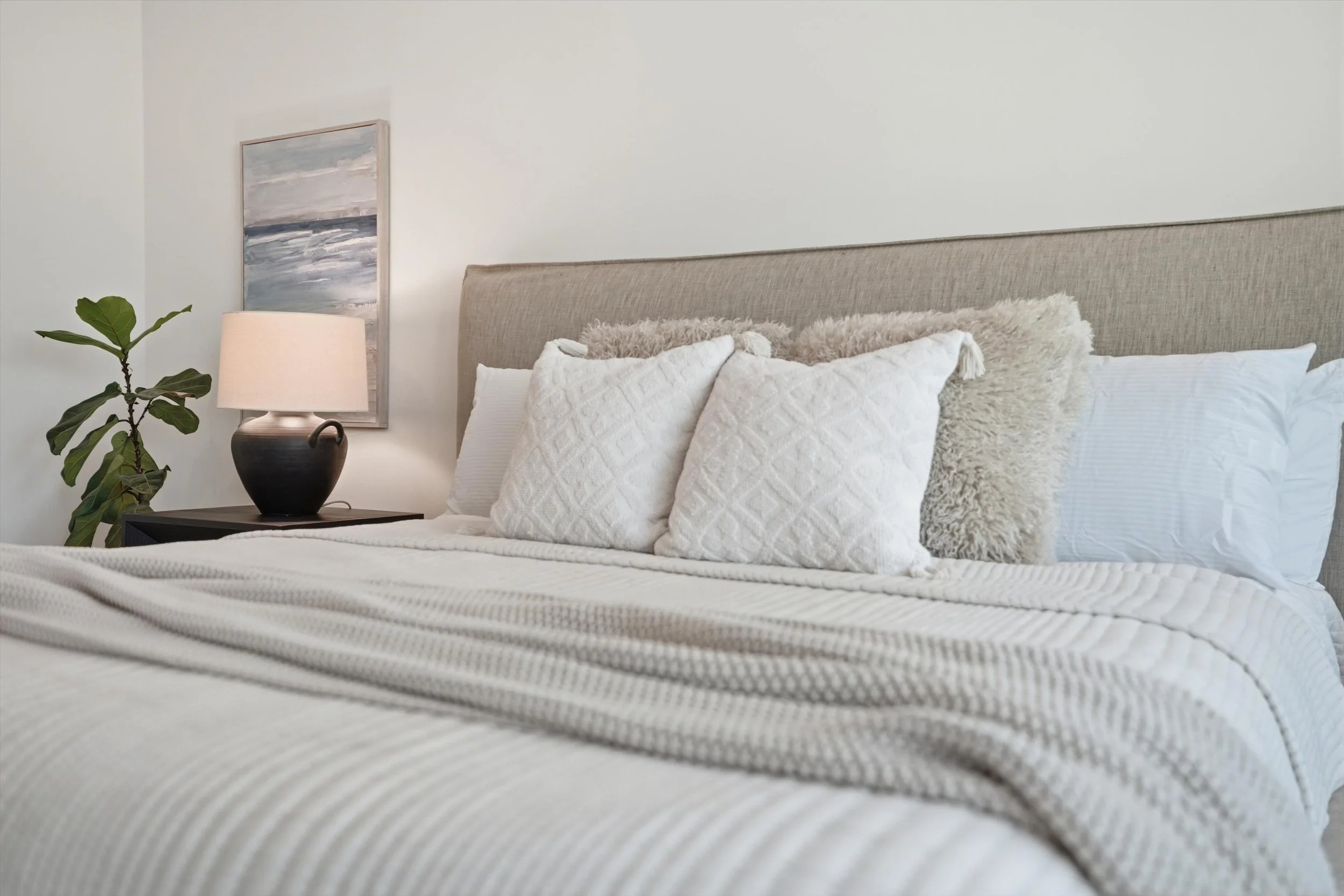 28-Primary Bedroom Detail.jpg