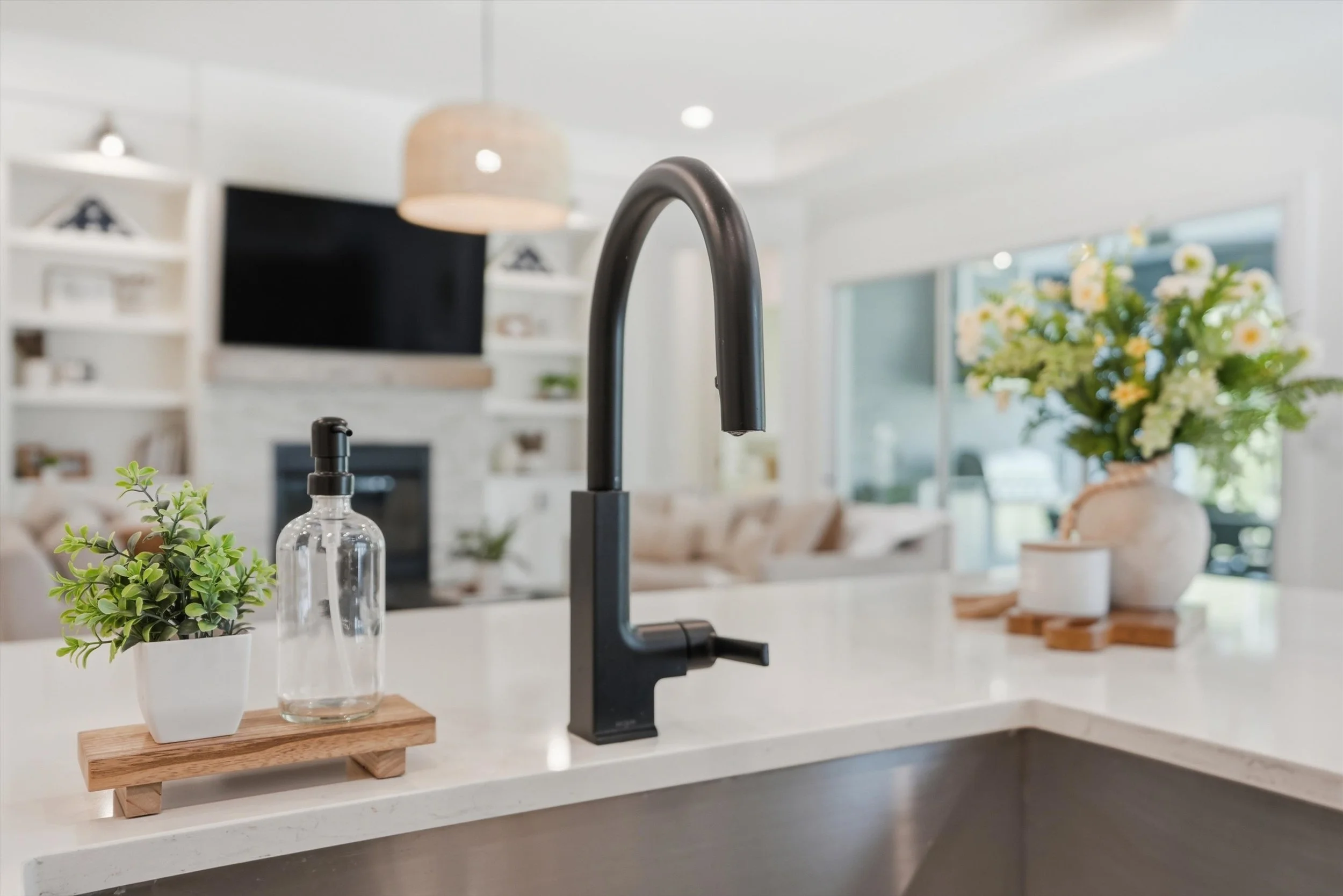 15-Kitchen Detail.jpg