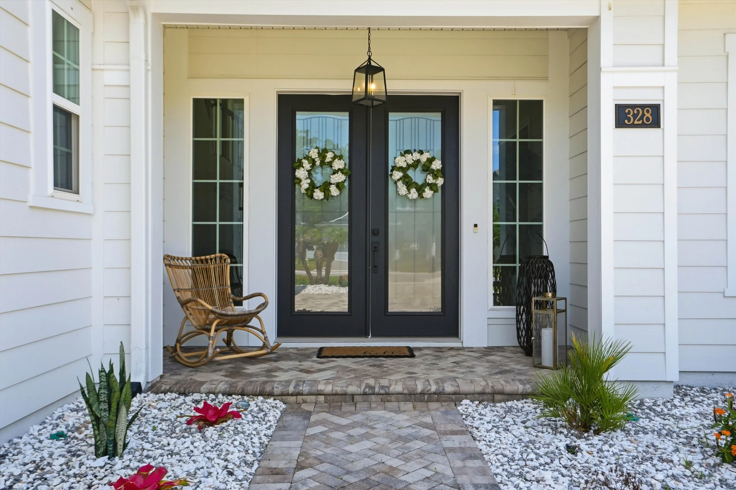 03-Front Porch.jpg