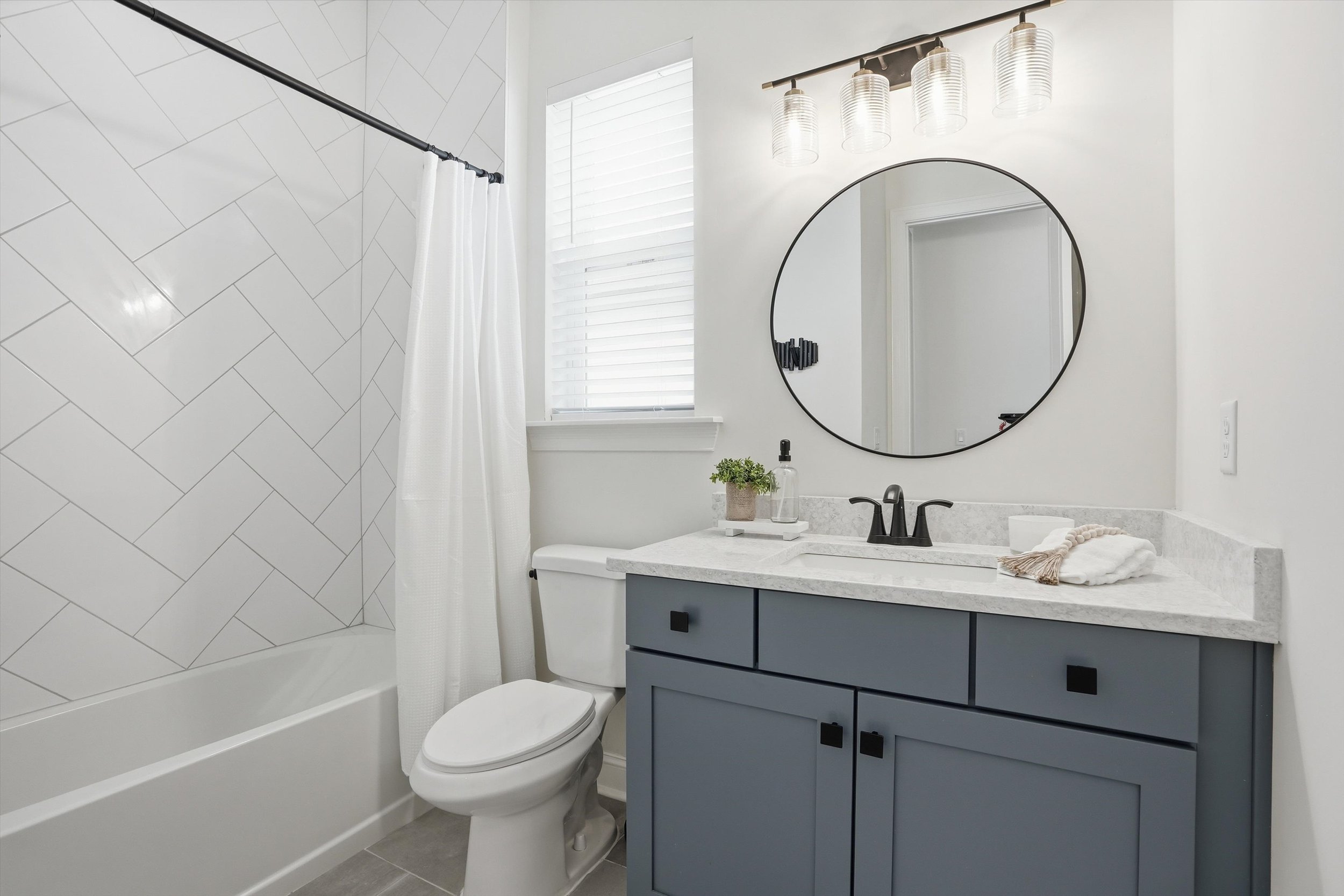 37-Bathroom.jpg