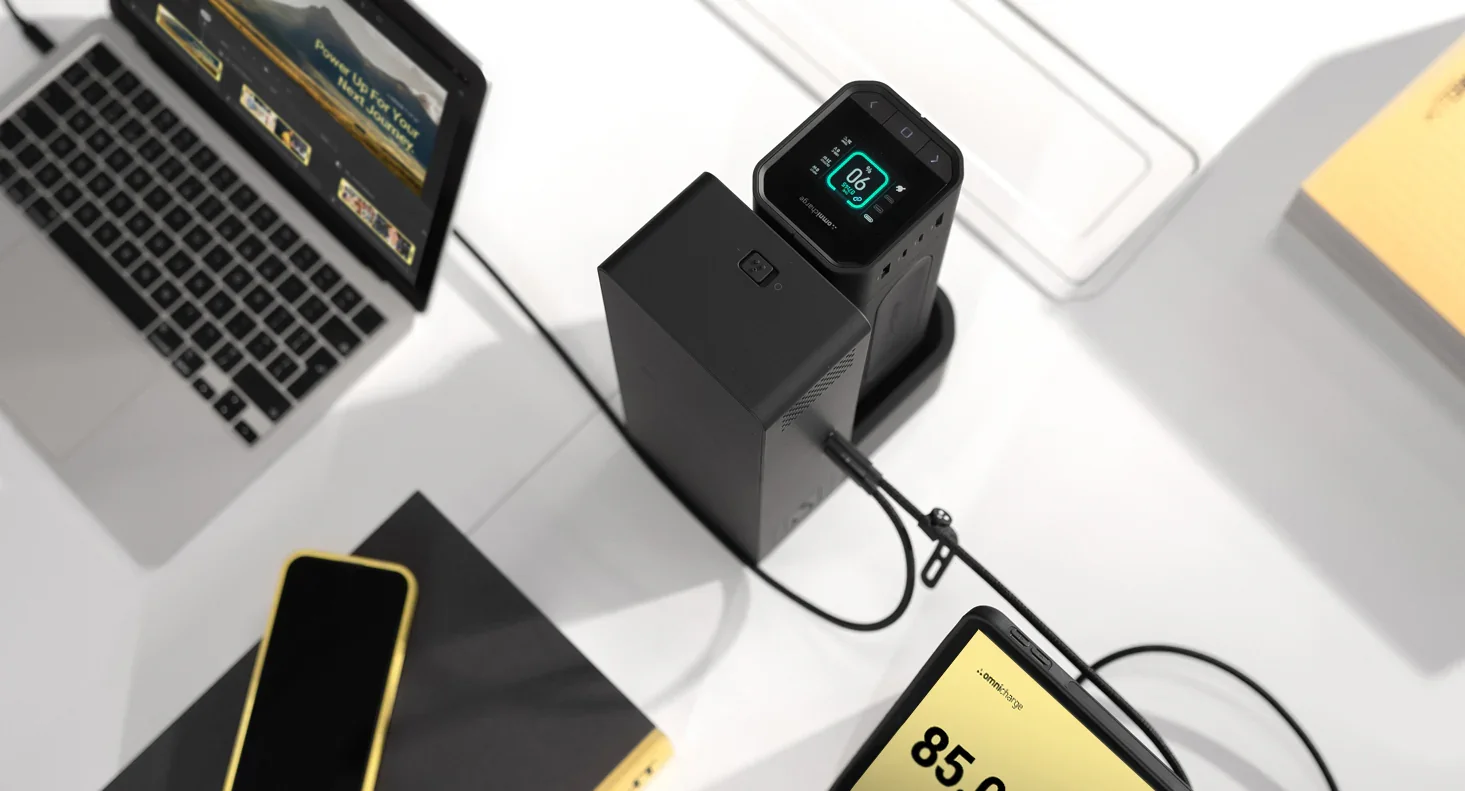 omni_80C__high_speed_usb-c_built_into_the_base_1.webp