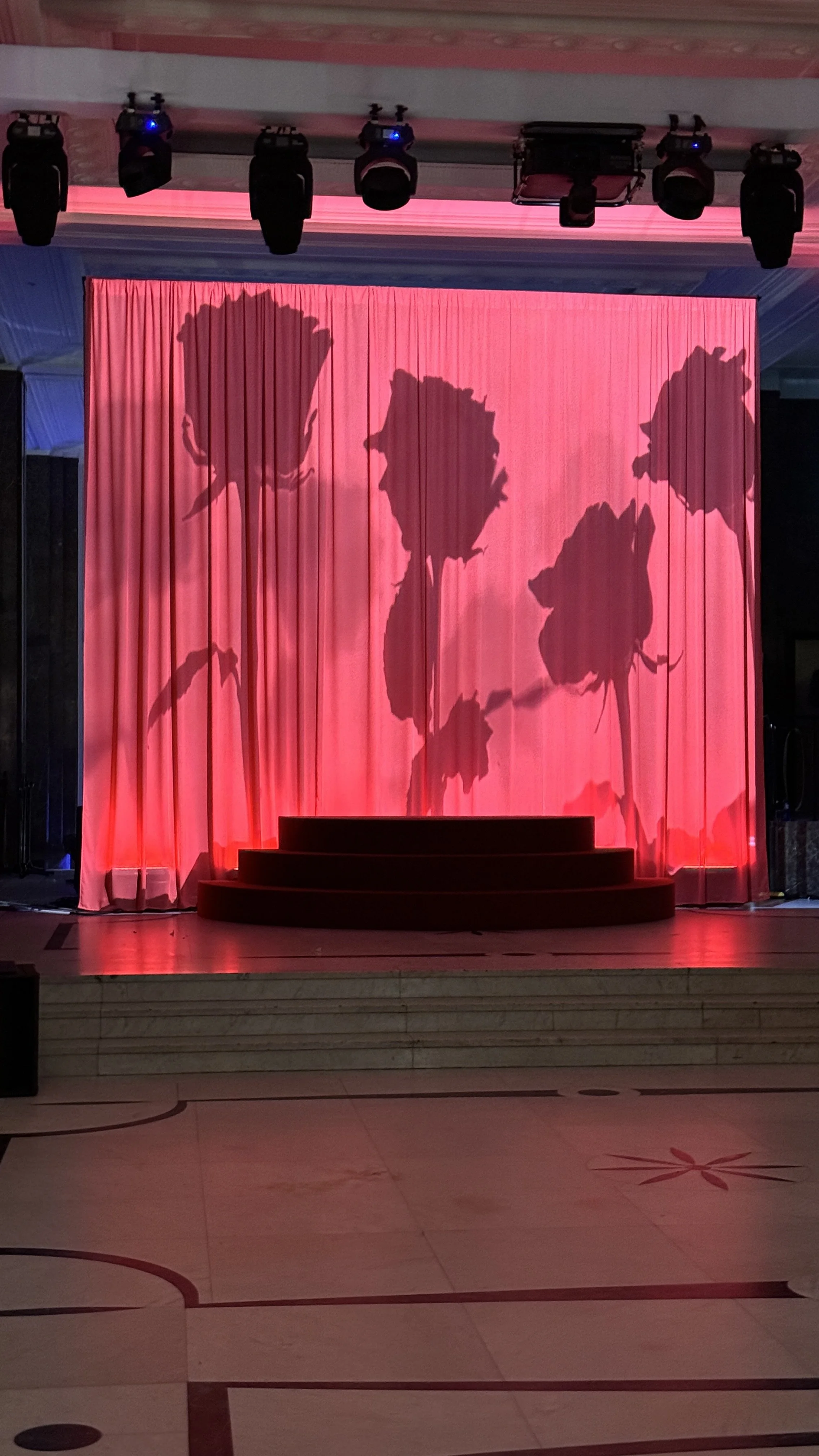 pracownia scenografii
firma scenograficzna
wykonawca scenografii
generalny wykonawca scenografii
dekoracje eventowe
dekoracje filmowe
dekoracje reklamowe
dekoracje sceniczne
dekoracje przestrzenne
dekoracje wielkoformatowe
dekoracje okolicznościowe