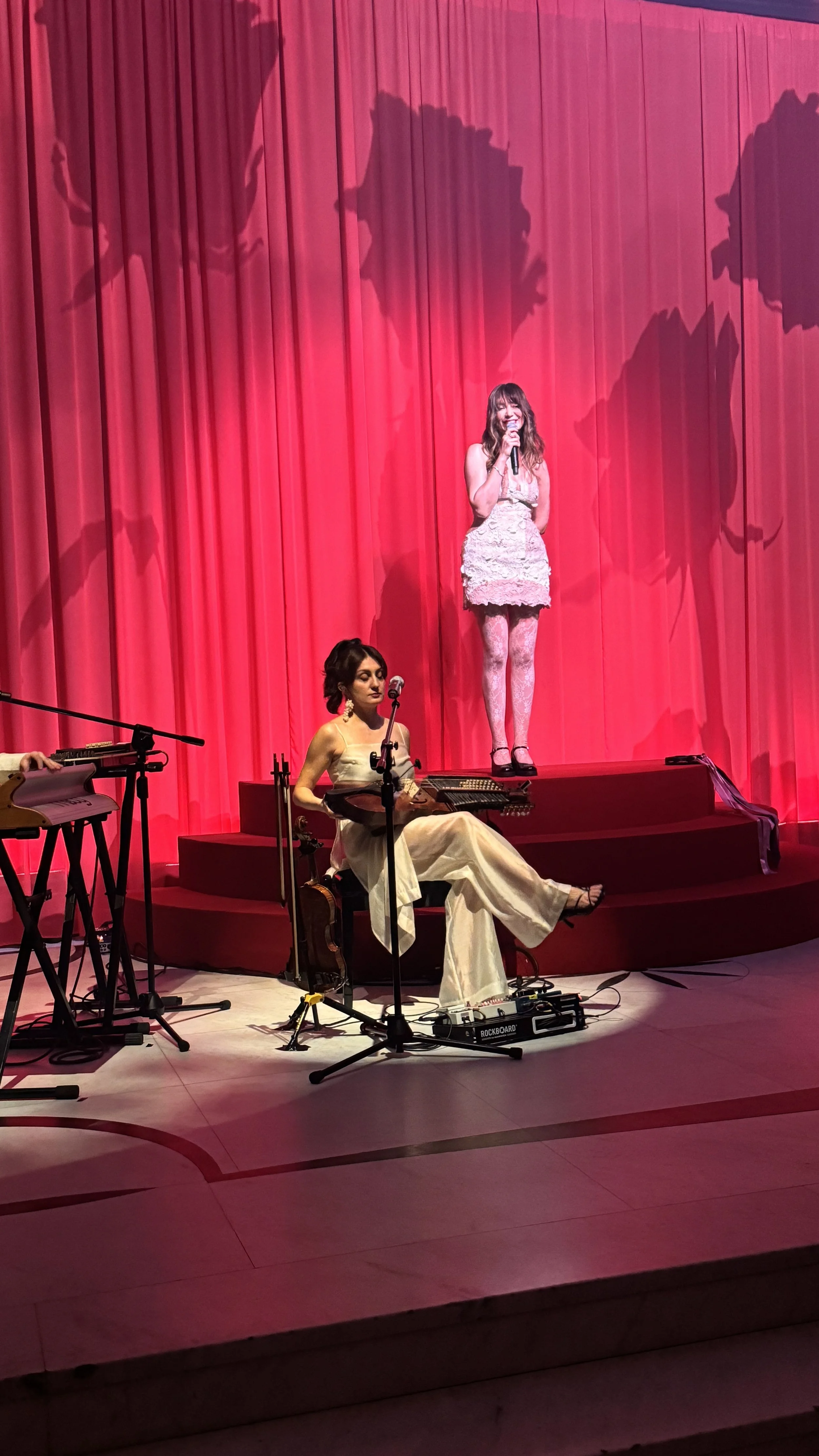 pracownia scenografii
firma scenograficzna
wykonawca scenografii
generalny wykonawca scenografii
dekoracje eventowe
dekoracje filmowe
dekoracje reklamowe
dekoracje sceniczne
dekoracje przestrzenne
dekoracje wielkoformatowe
dekoracje okolicznościowe