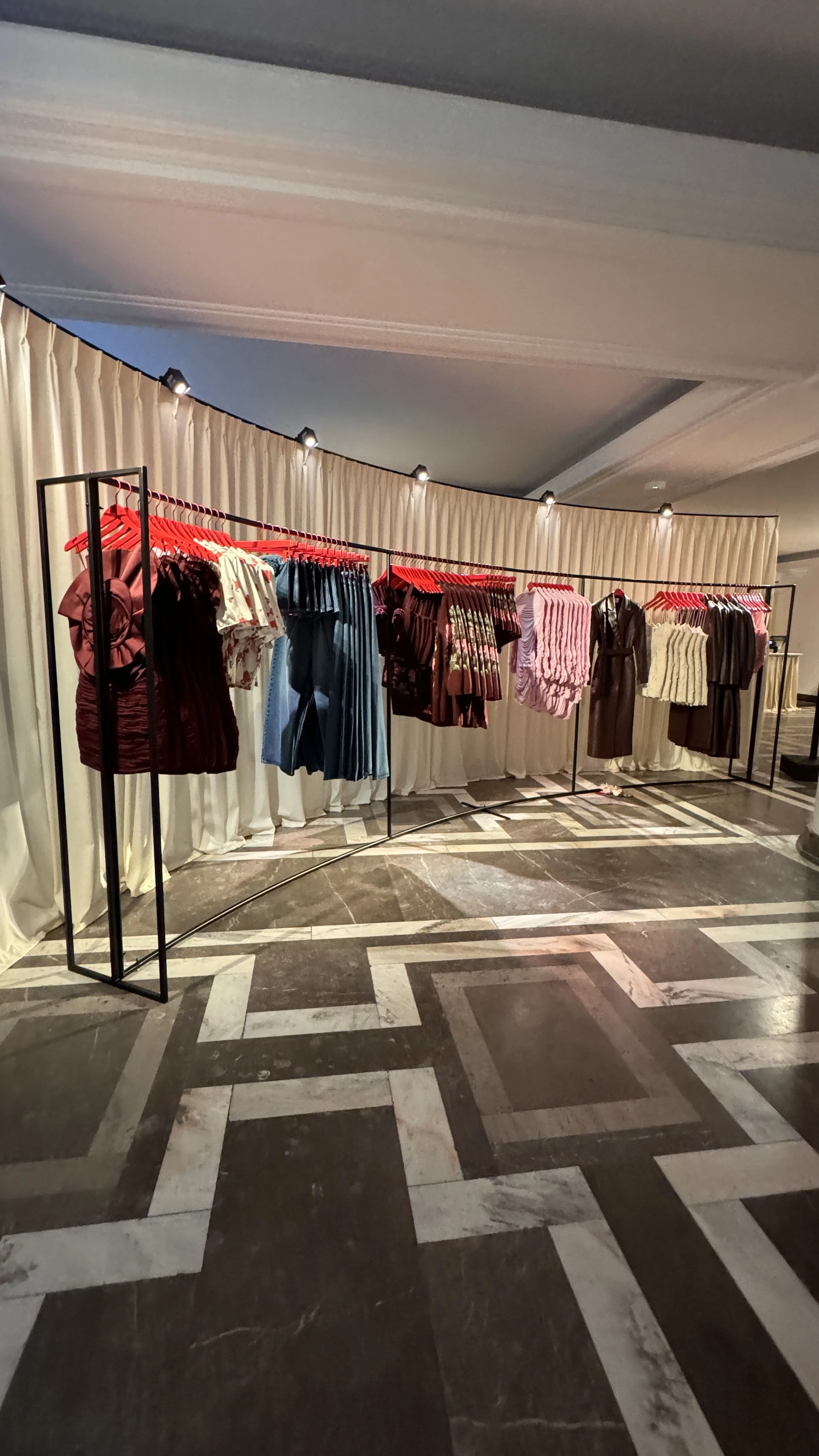 pracownia scenografii
firma scenograficzna
wykonawca scenografii
generalny wykonawca scenografii
dekoracje eventowe
dekoracje filmowe
dekoracje reklamowe
dekoracje sceniczne
dekoracje przestrzenne
dekoracje wielkoformatowe
dekoracje okolicznościowe
