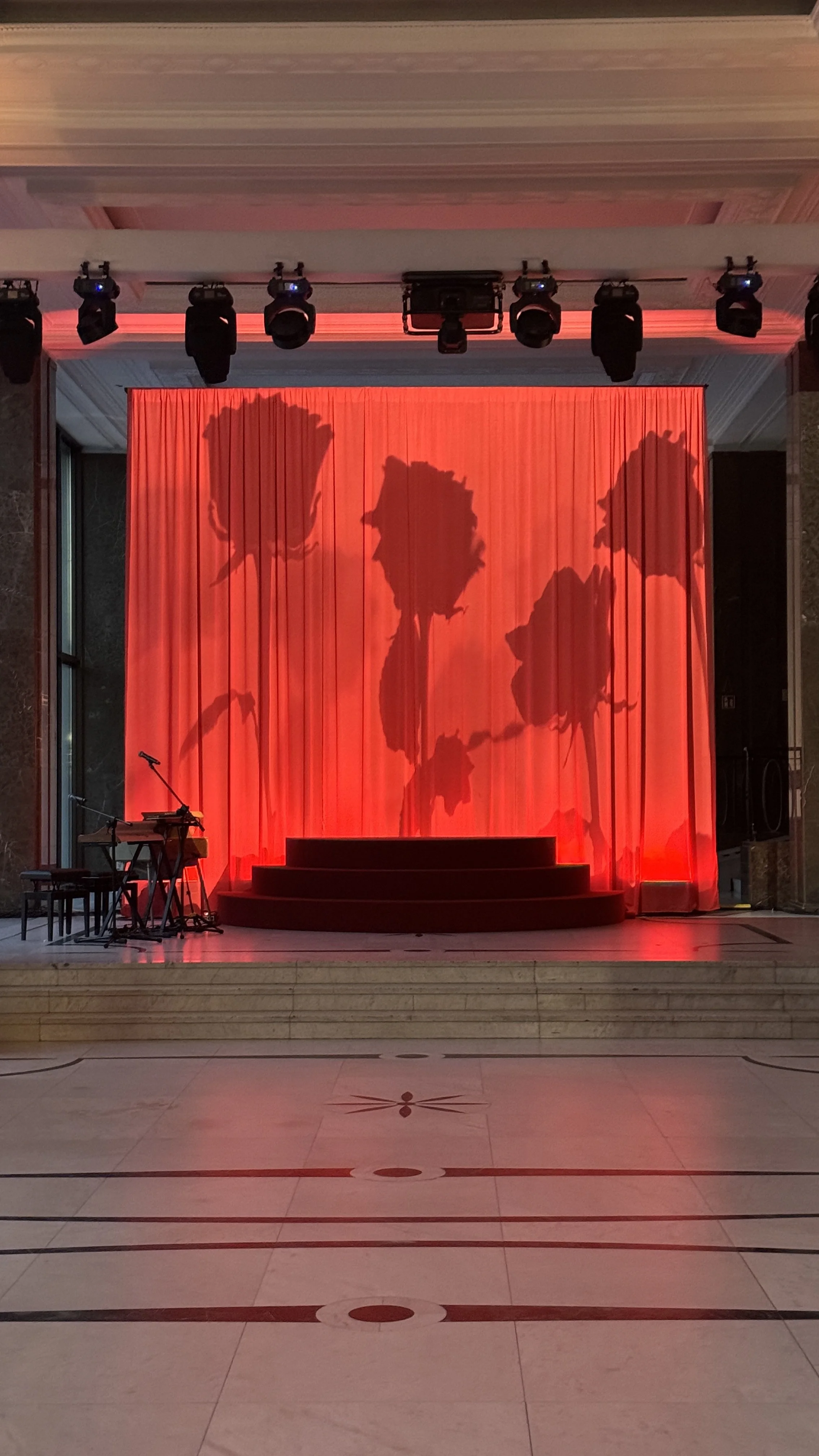 pracownia scenografii
firma scenograficzna
wykonawca scenografii
generalny wykonawca scenografii
dekoracje eventowe
dekoracje filmowe
dekoracje reklamowe
dekoracje sceniczne
dekoracje przestrzenne
dekoracje wielkoformatowe
dekoracje okolicznościowe