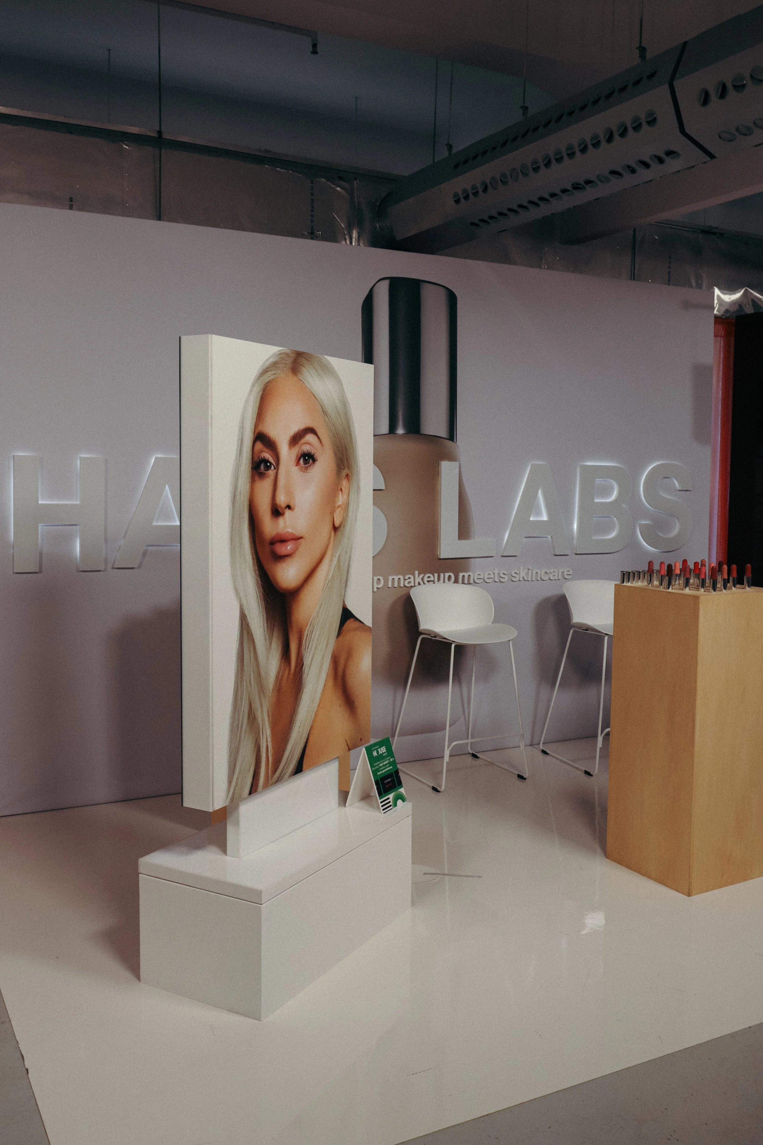 brand activation
brand experience
immersive experience
experiential marketing
retail experience
visual merchandising
visual communication
visual experience
instalacje przestrzenne
instalacje reklamowe