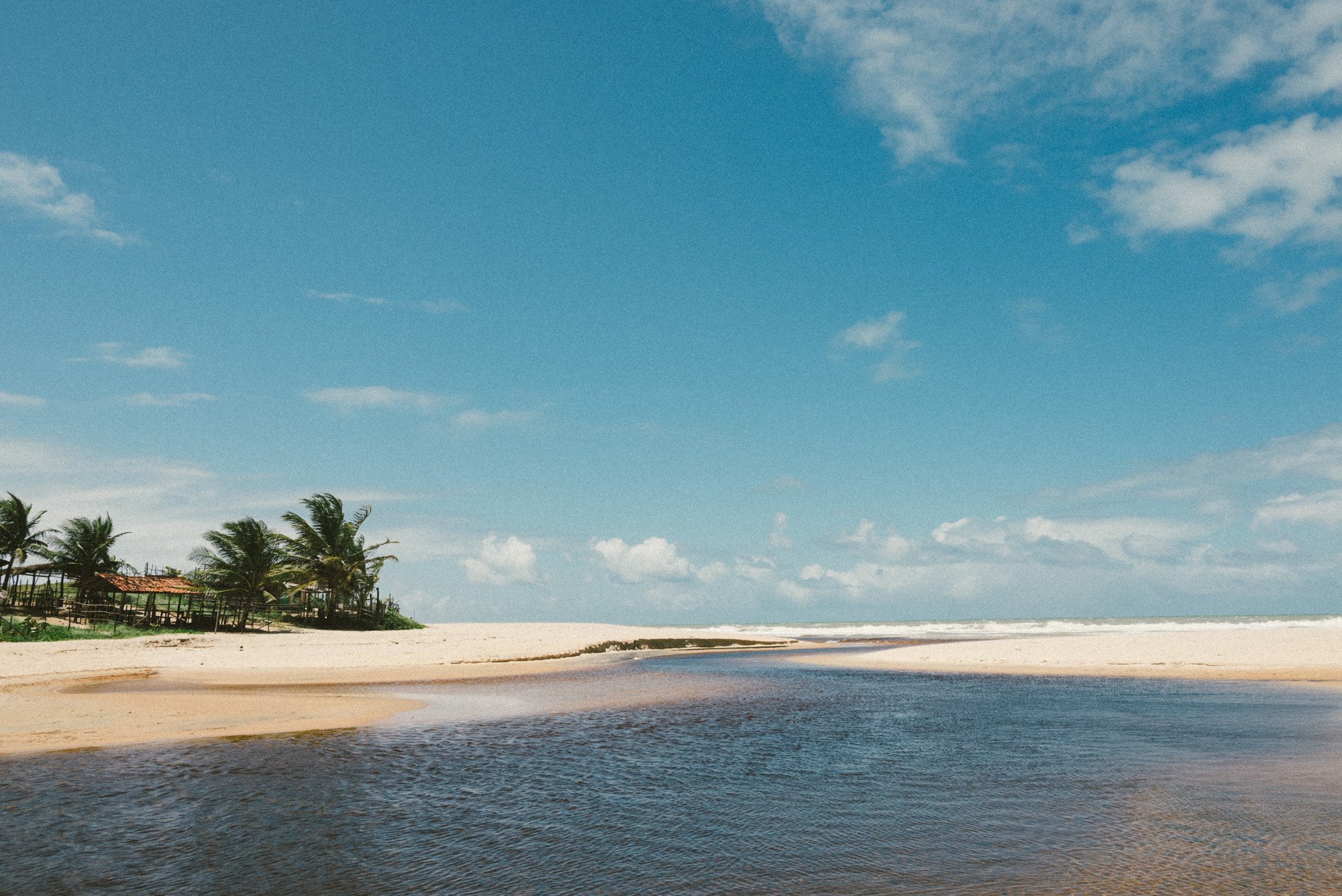 paisagem praia do sagi baia formosa