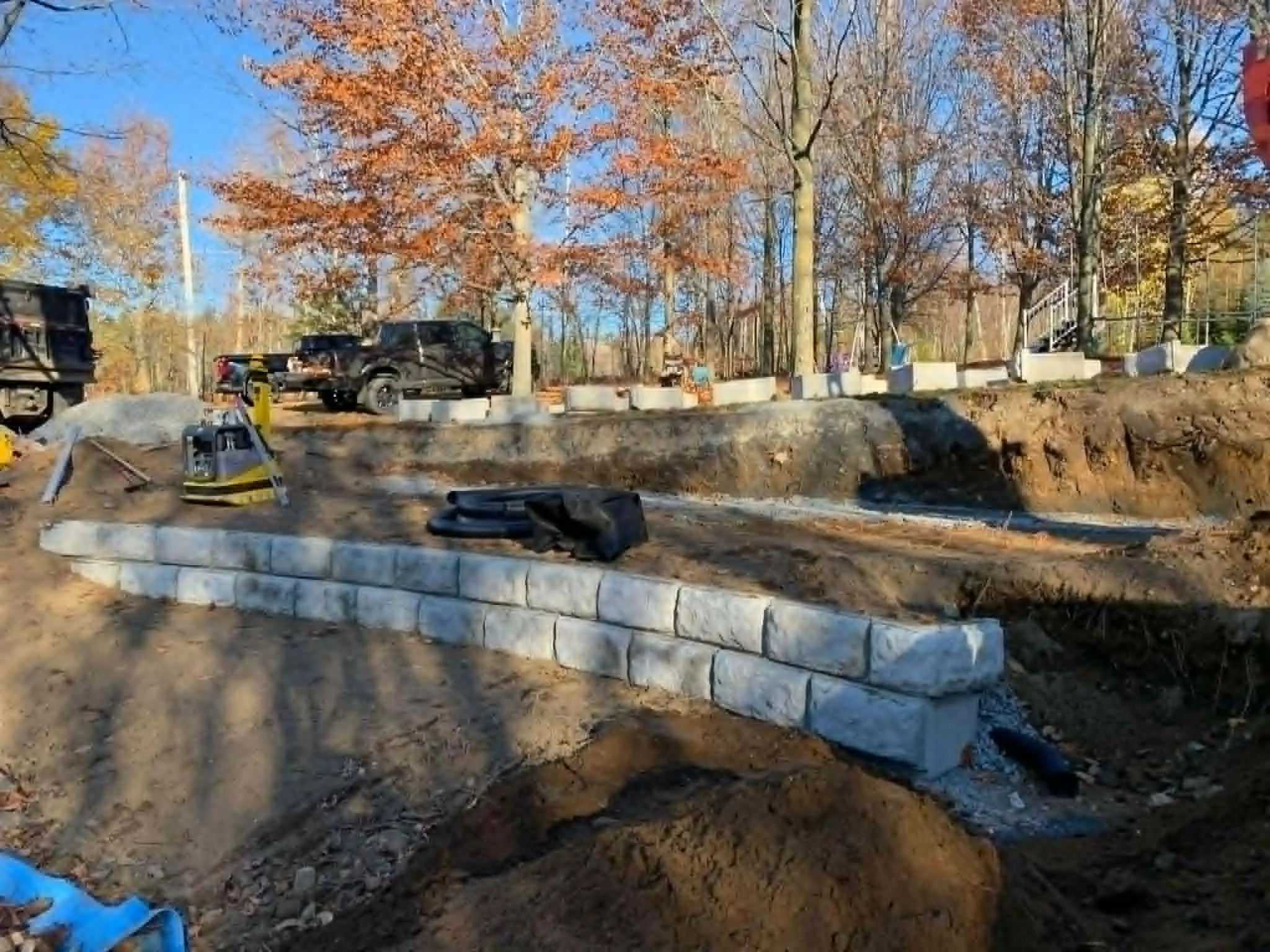 Mur de soutènement fait par Dubé et Fils.