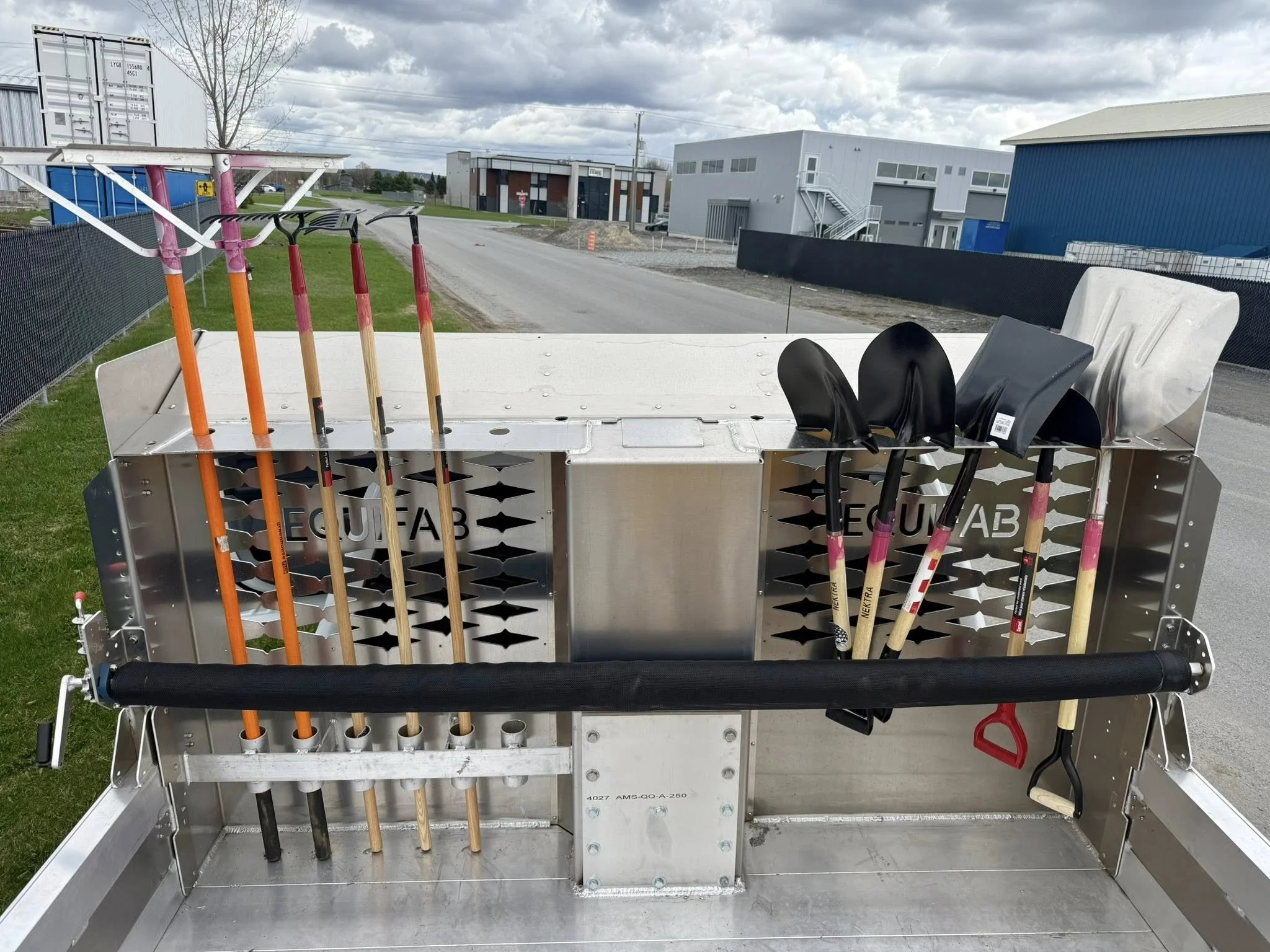 Équipement pour entretenir un terrain pour un aménagement paysager parfait à Victoriaville