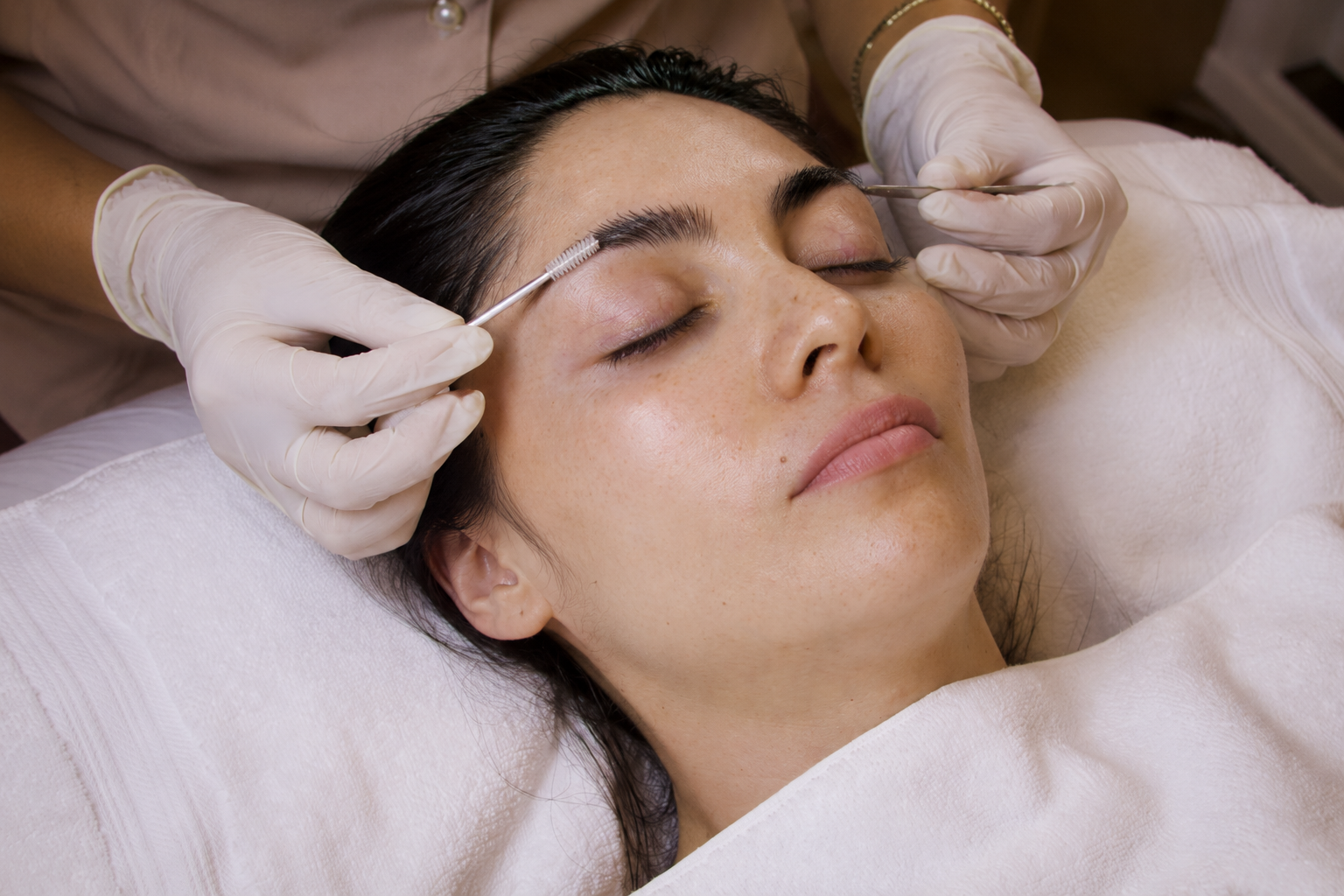 EyeBrow Desing & Wax