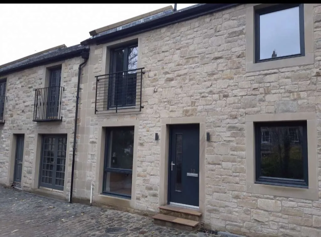 Pentland-Construction-extensions-renovations-building-Edinburgh-our-work-new-build-mews-7.jpg