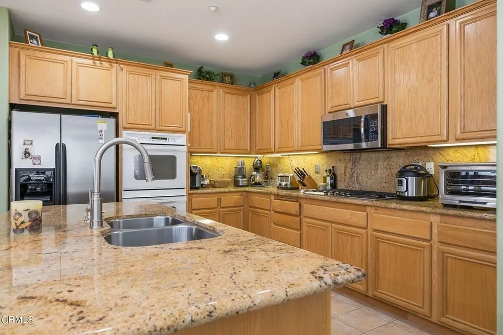1693 Red Rock - kitchen.jpg