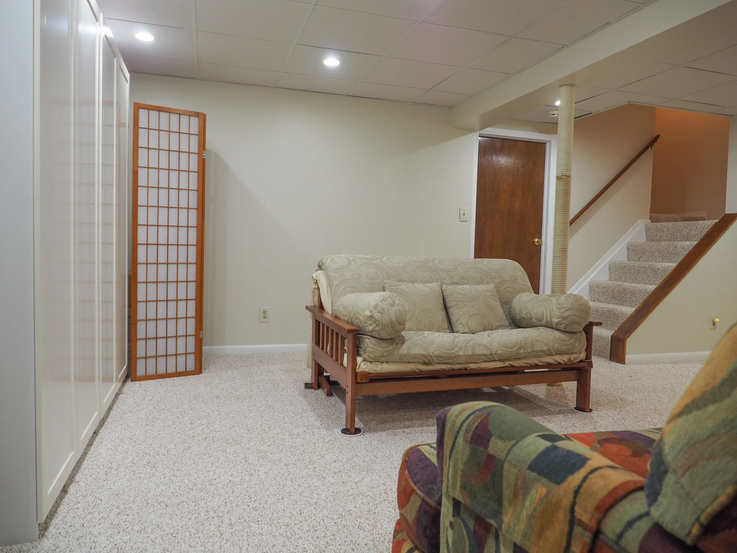 65 Bsmt 00002.jpg