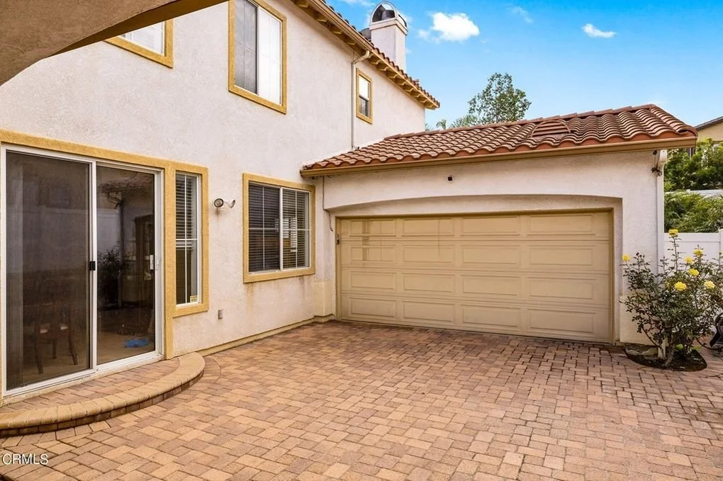 1693 Red Rock - garage.jpg
