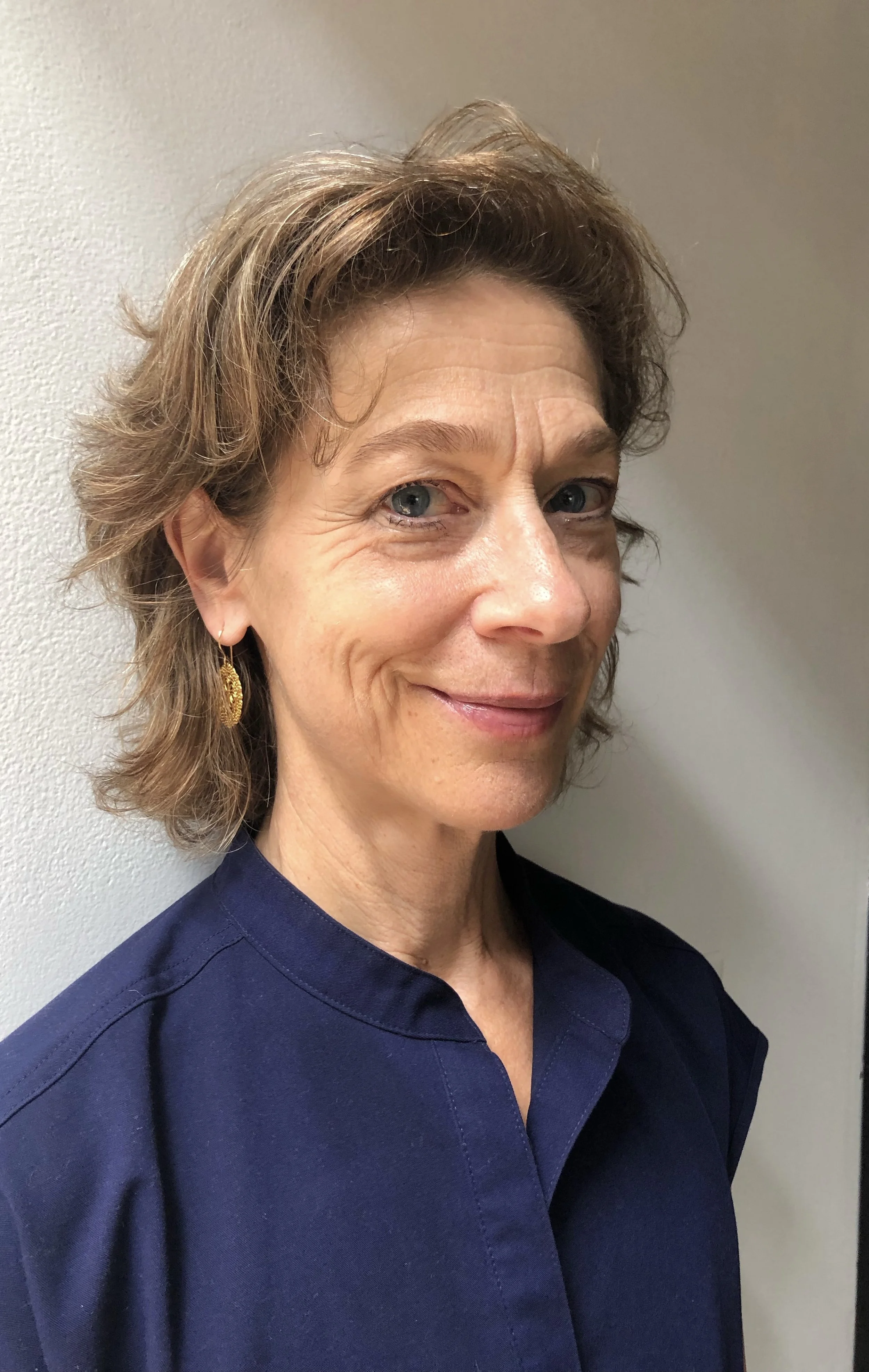 Elizabeth Stoltz - los angeles acupuncturist herbalist and internal medicine specialist