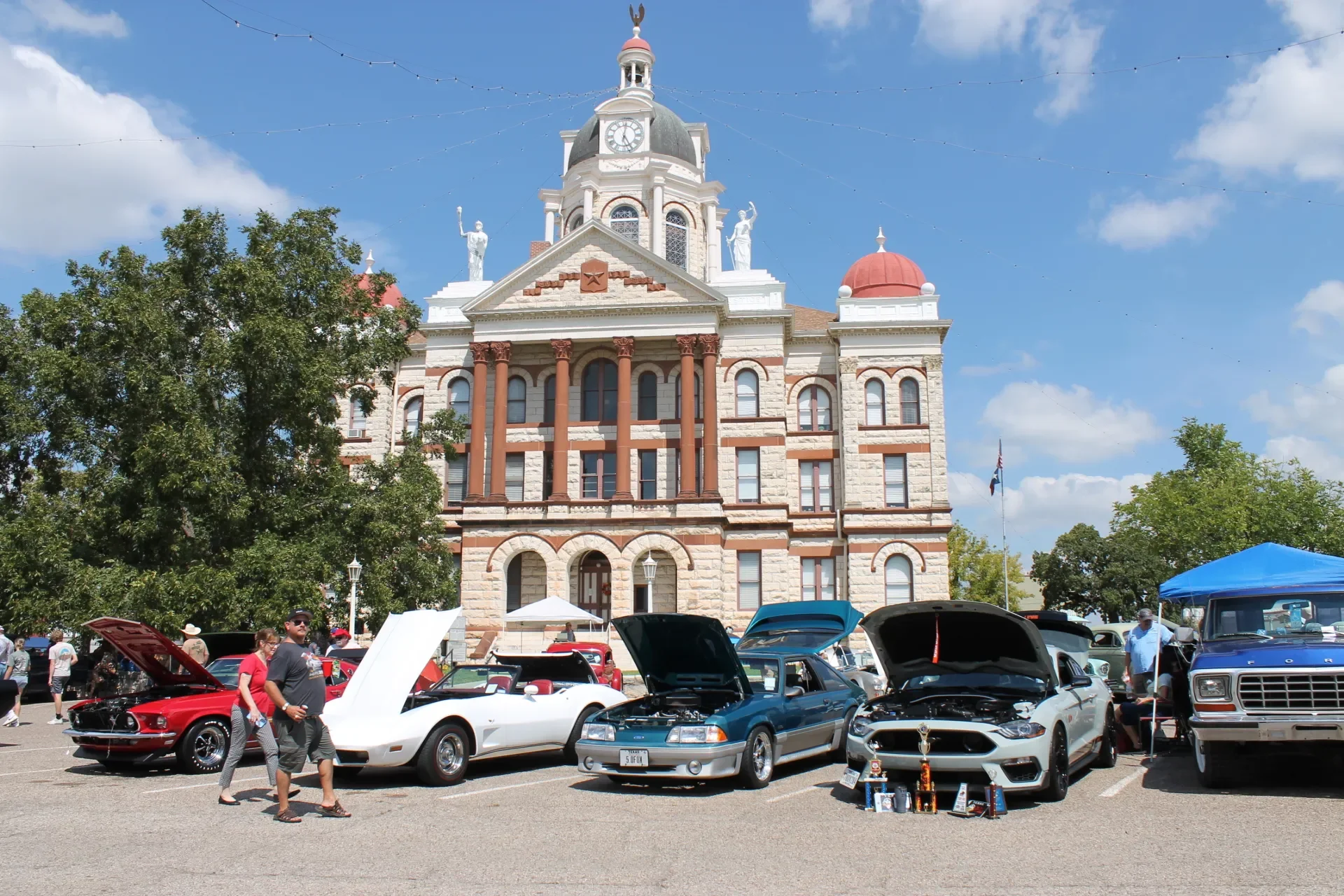 Cruzin Cruzers Car Show located on the Historic Coryell County Courthouse Square in Gatesville, Texas
