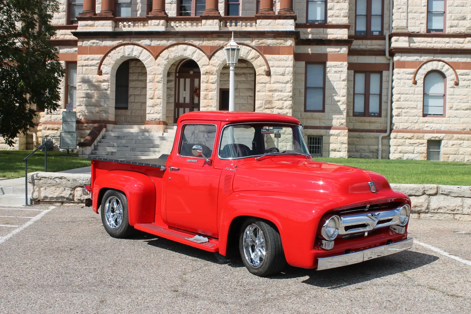 Cruzin Cruzers Car Show located on the Historic Coryell County Courthouse Square in Gatesville, Texas
