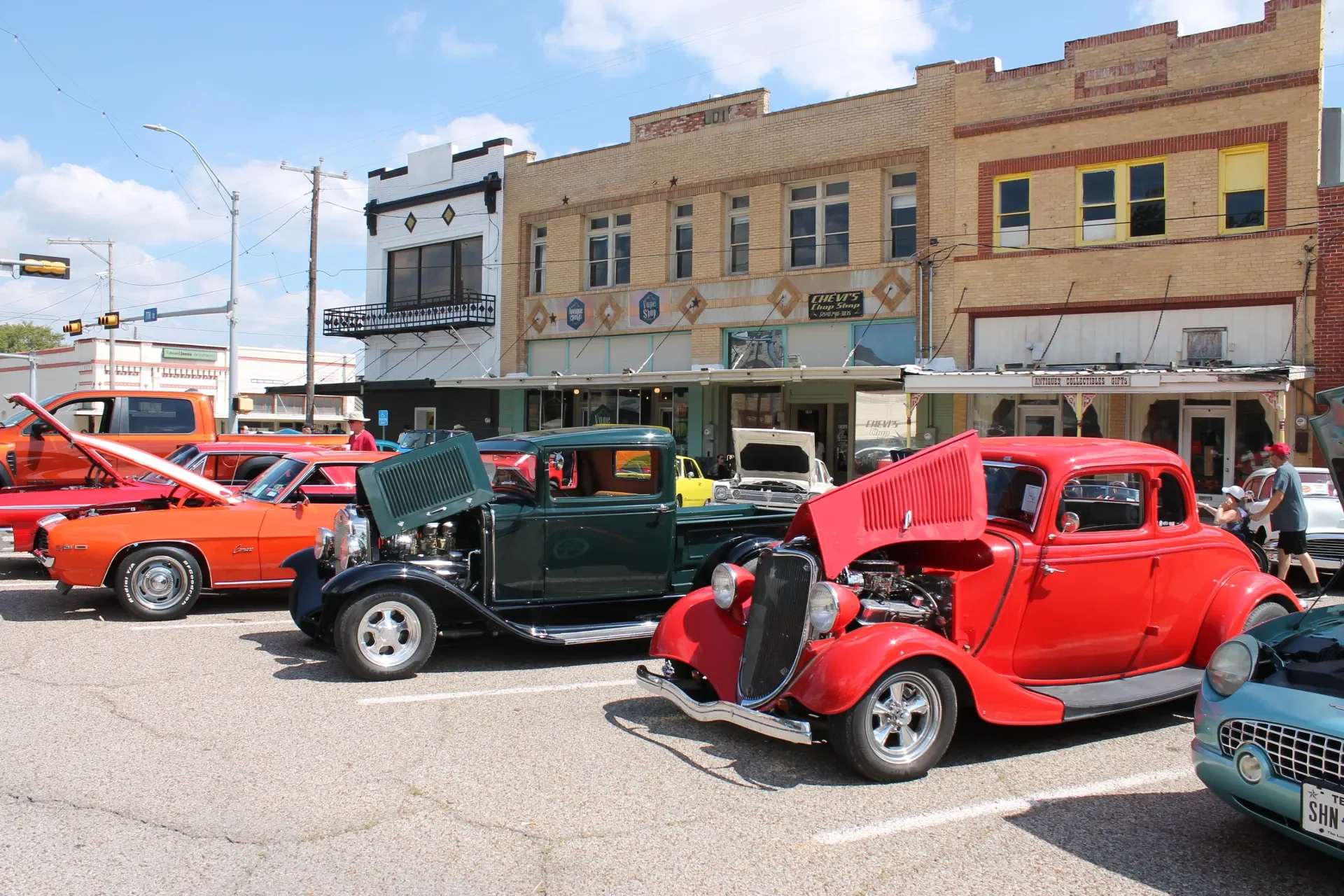 Cruzin Cruzers Car Show located on the Historic Coryell County Courthouse Square in Gatesville, Texas