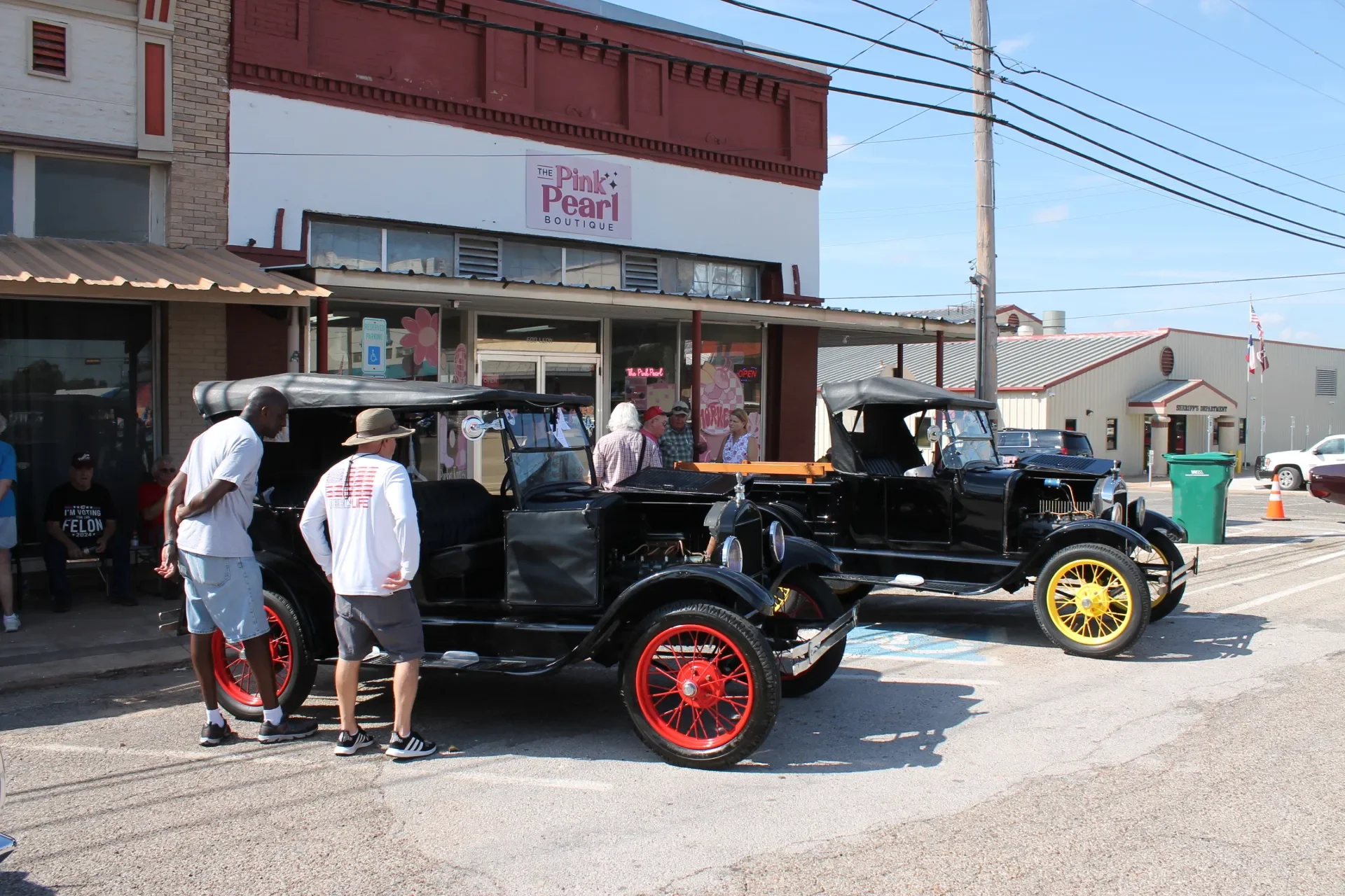 Cruzin Cruzers Car Show located on the Historic Coryell County Courthouse Square in Gatesville, Texas