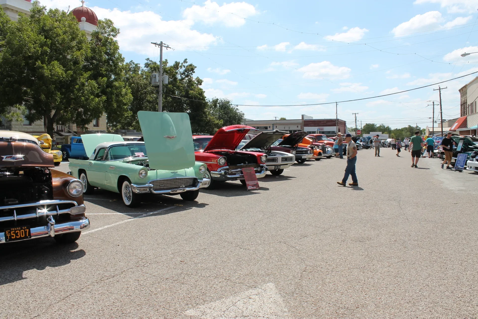Cruzin Cruzers Car Show located on the Historic Coryell County Courthouse Square in Gatesville, Texas