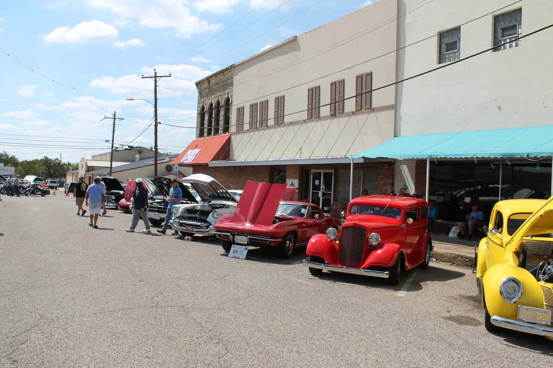 Cruzin Cruzers Car Show located on the Historic Coryell County Courthouse Square in Gatesville, Texas