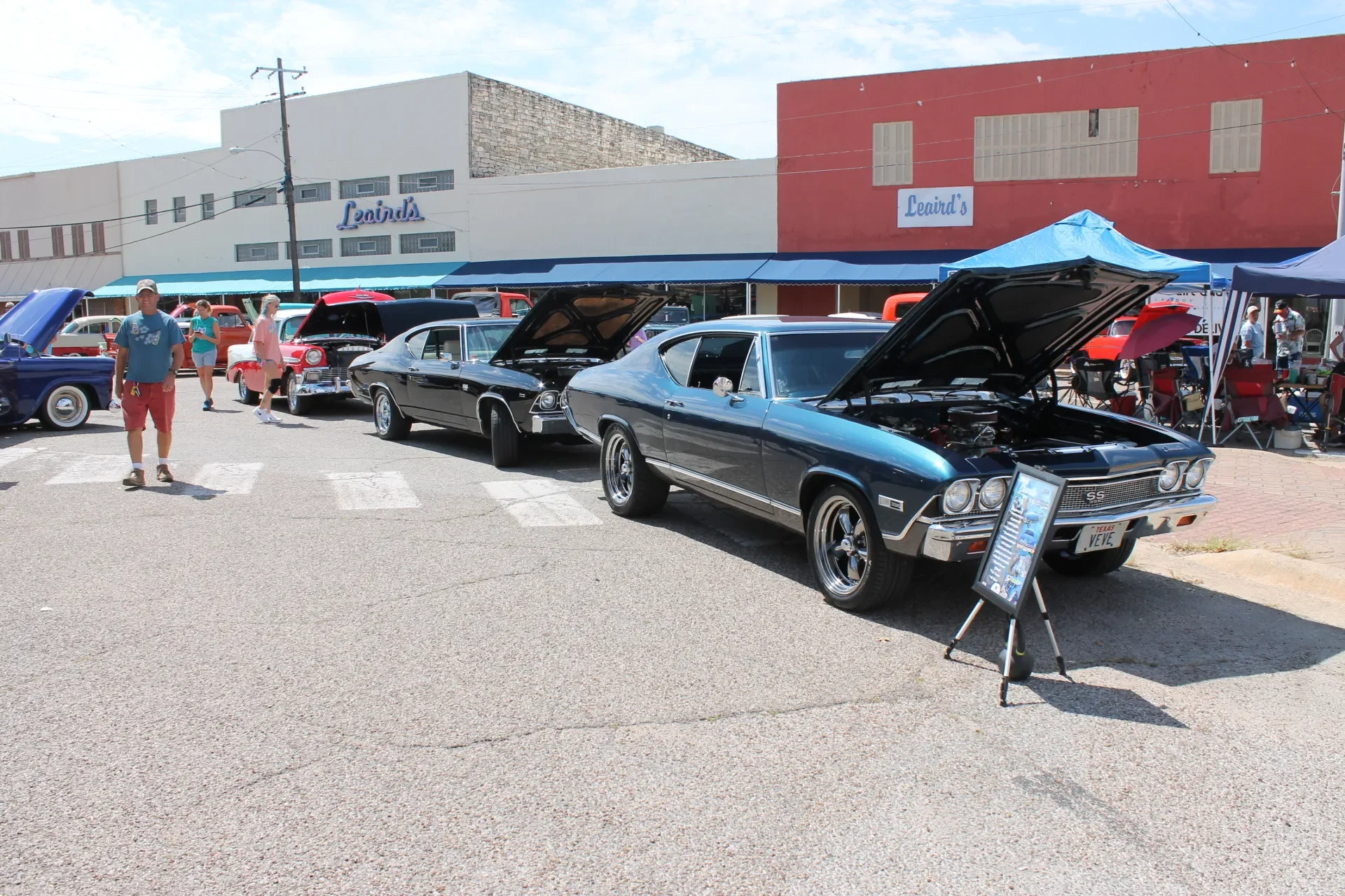 Cruzin Cruzers Car Show located on the Historic Coryell County Courthouse Square in Gatesville, Texas