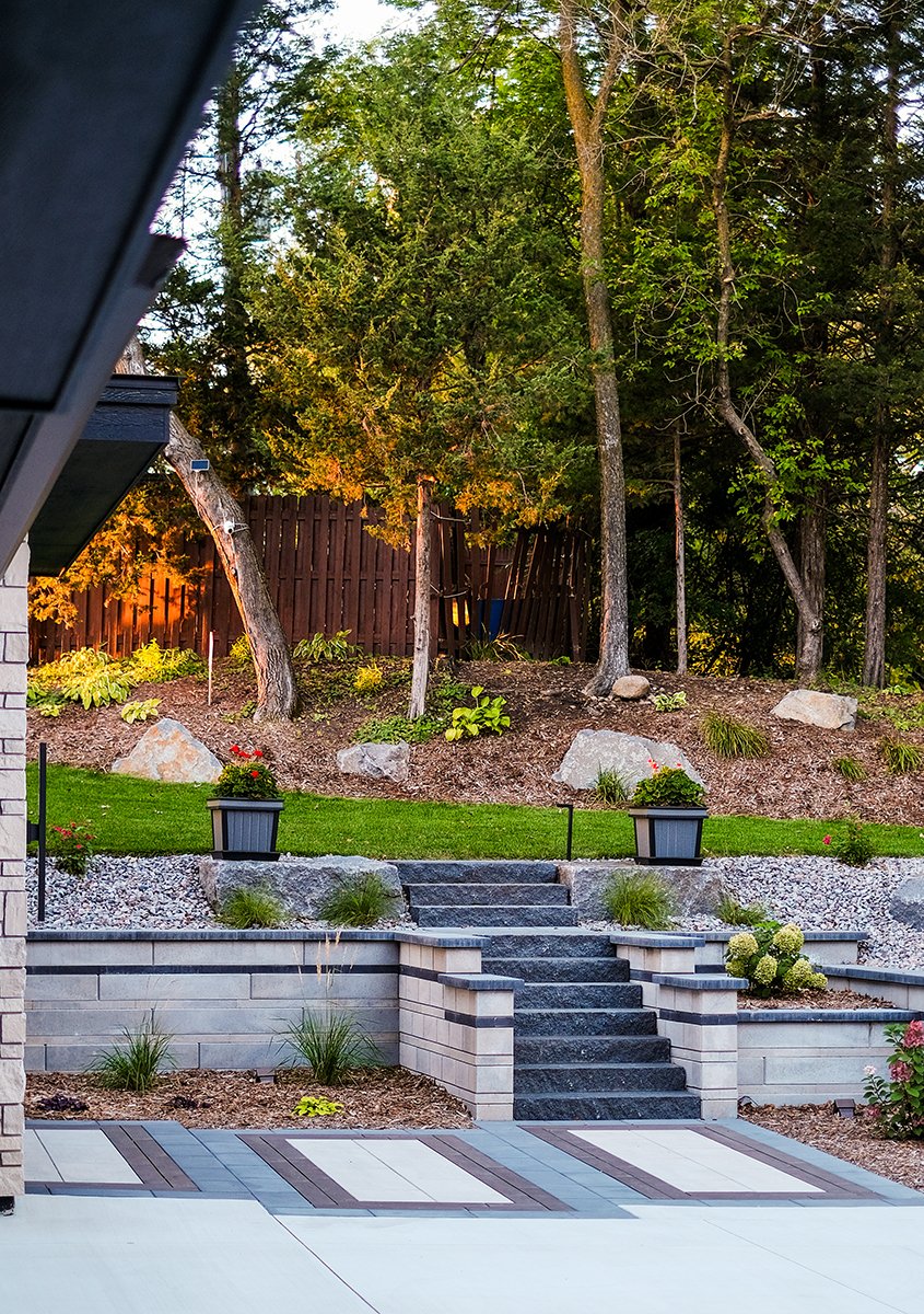 Modern Lakeside Residence