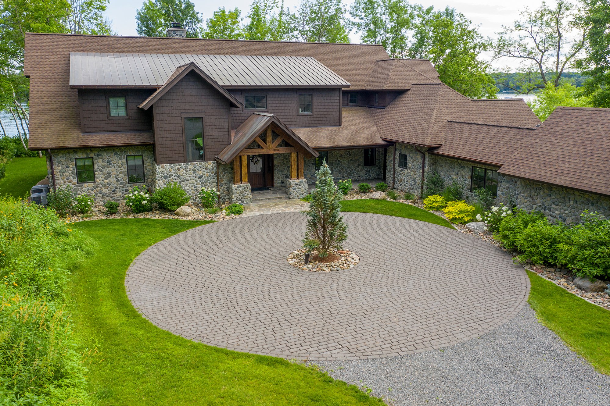 Meyer - Driveway-lr.jpg