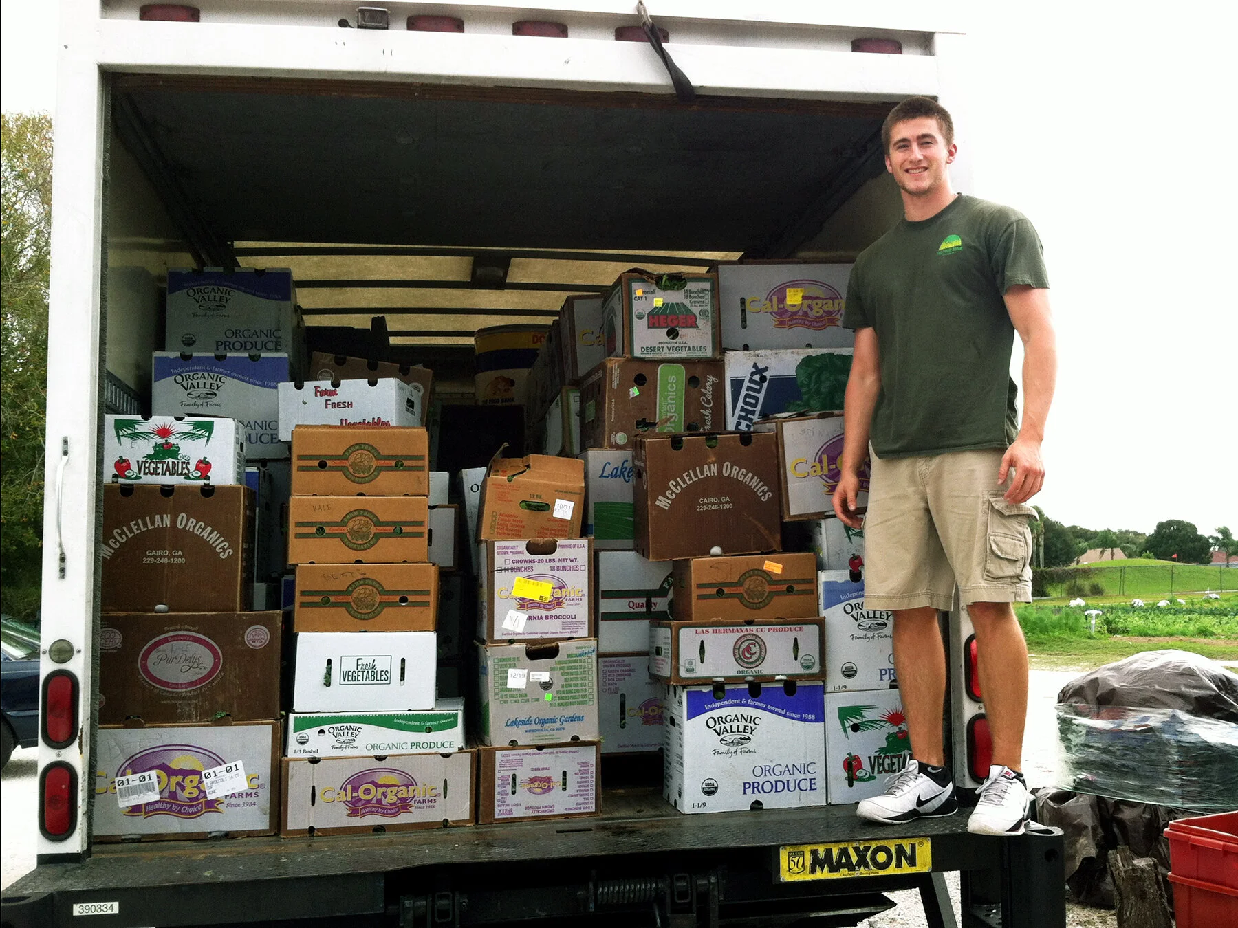 food-bank-of-manatee-[1800x1350]-web.JPG