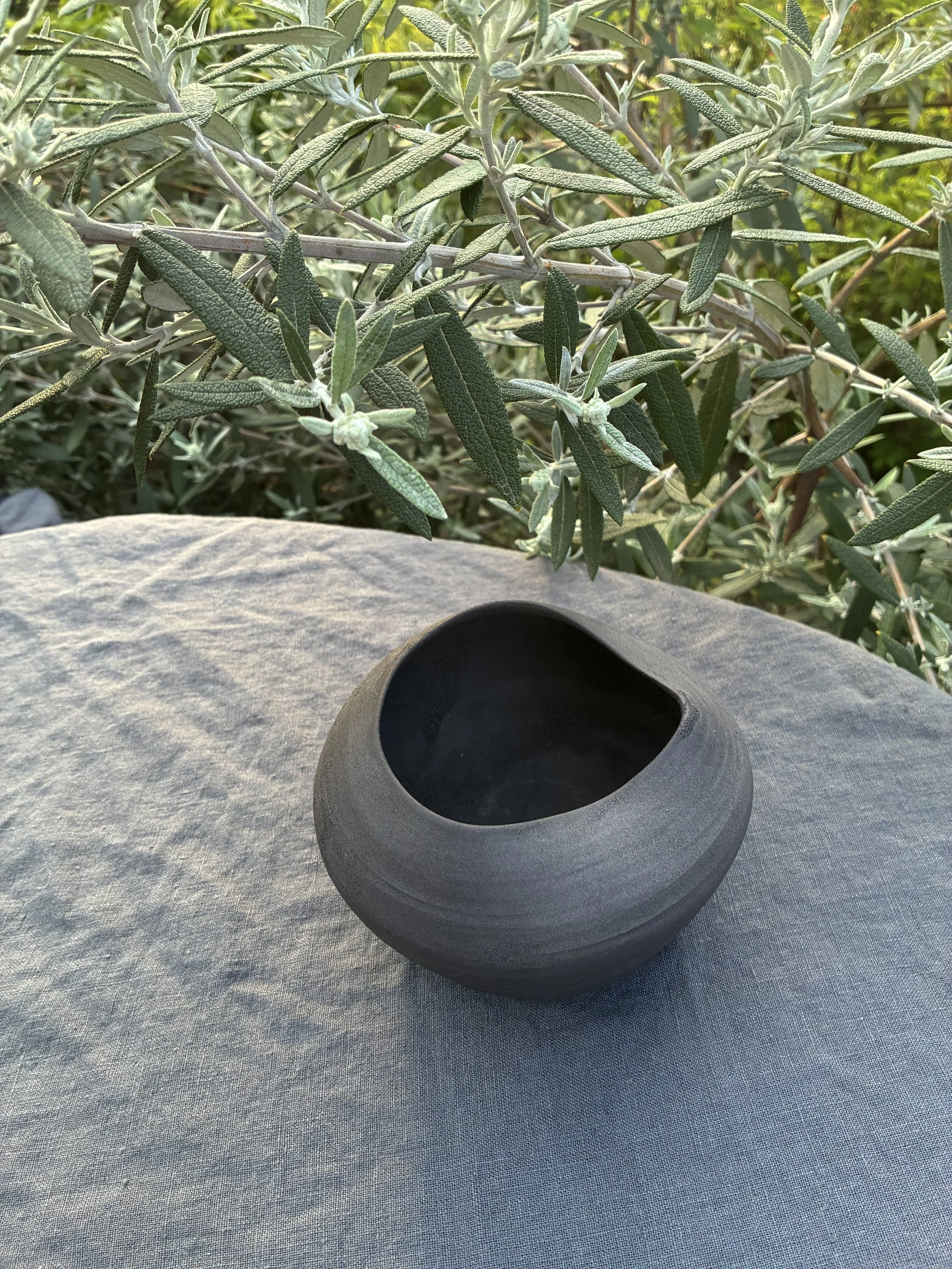 Black Matte Wavy Bowl