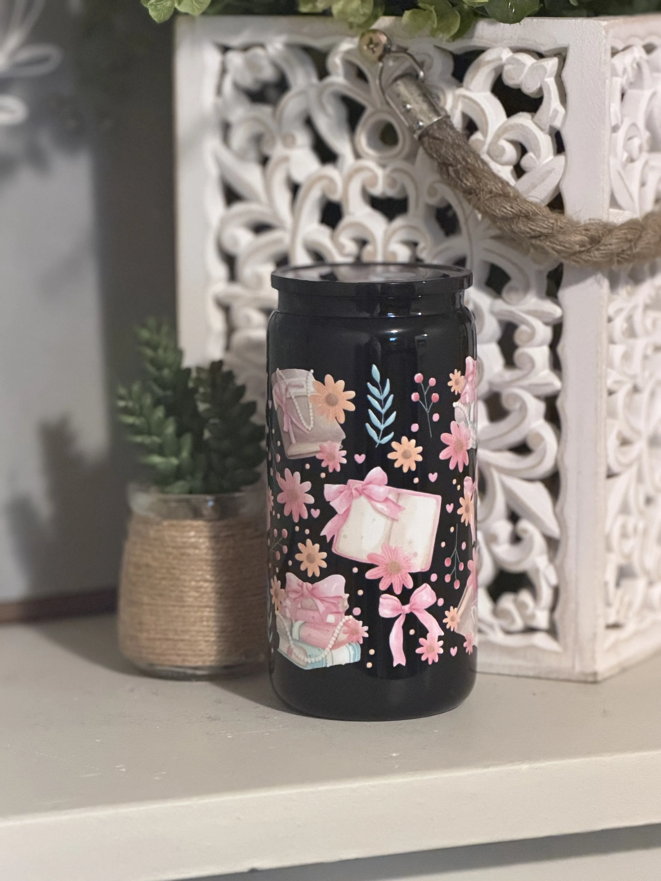 Bookish 16oz glass in black
