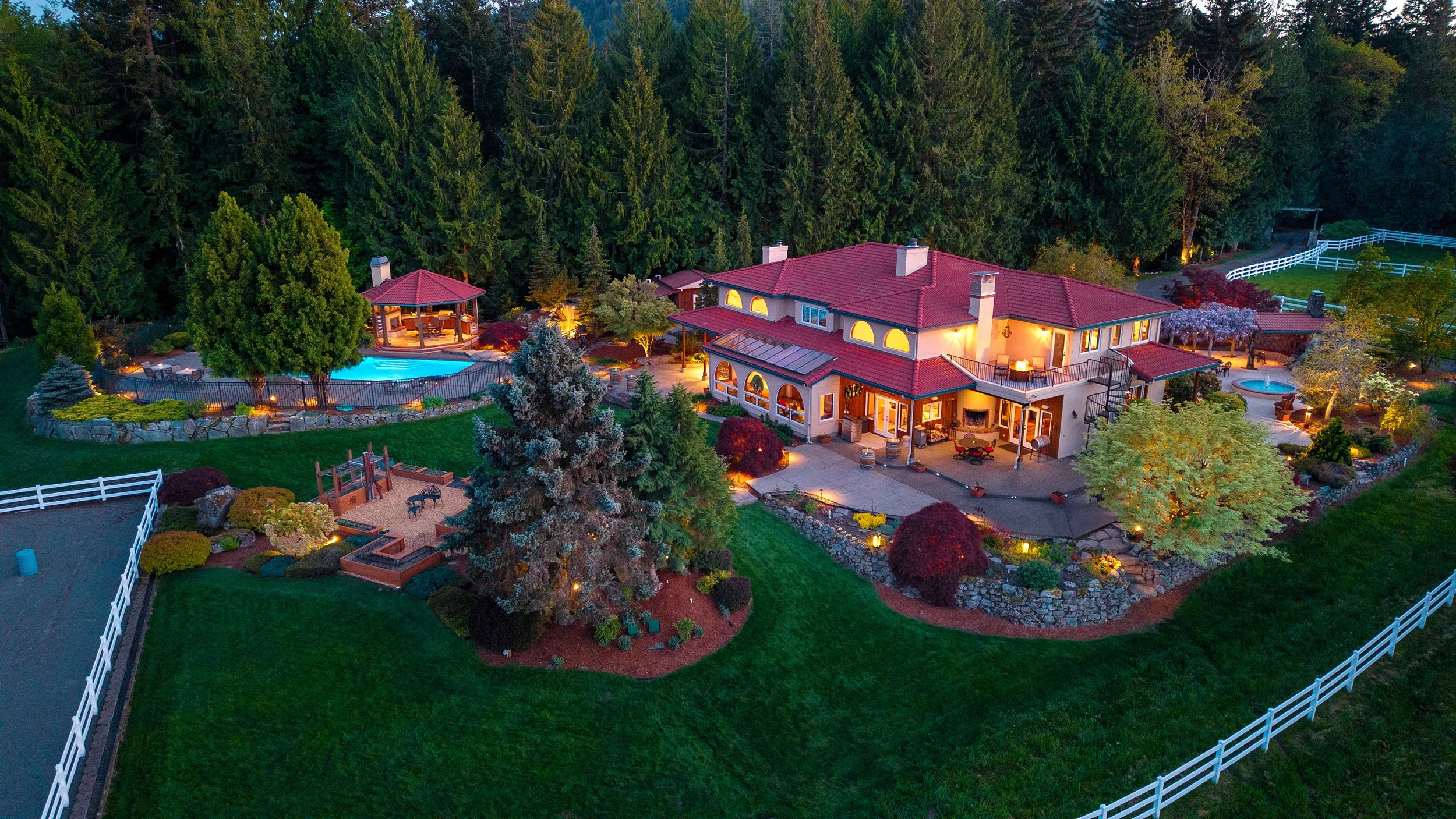 Cascade View Equestrian Estate - Twilight (19).jpg